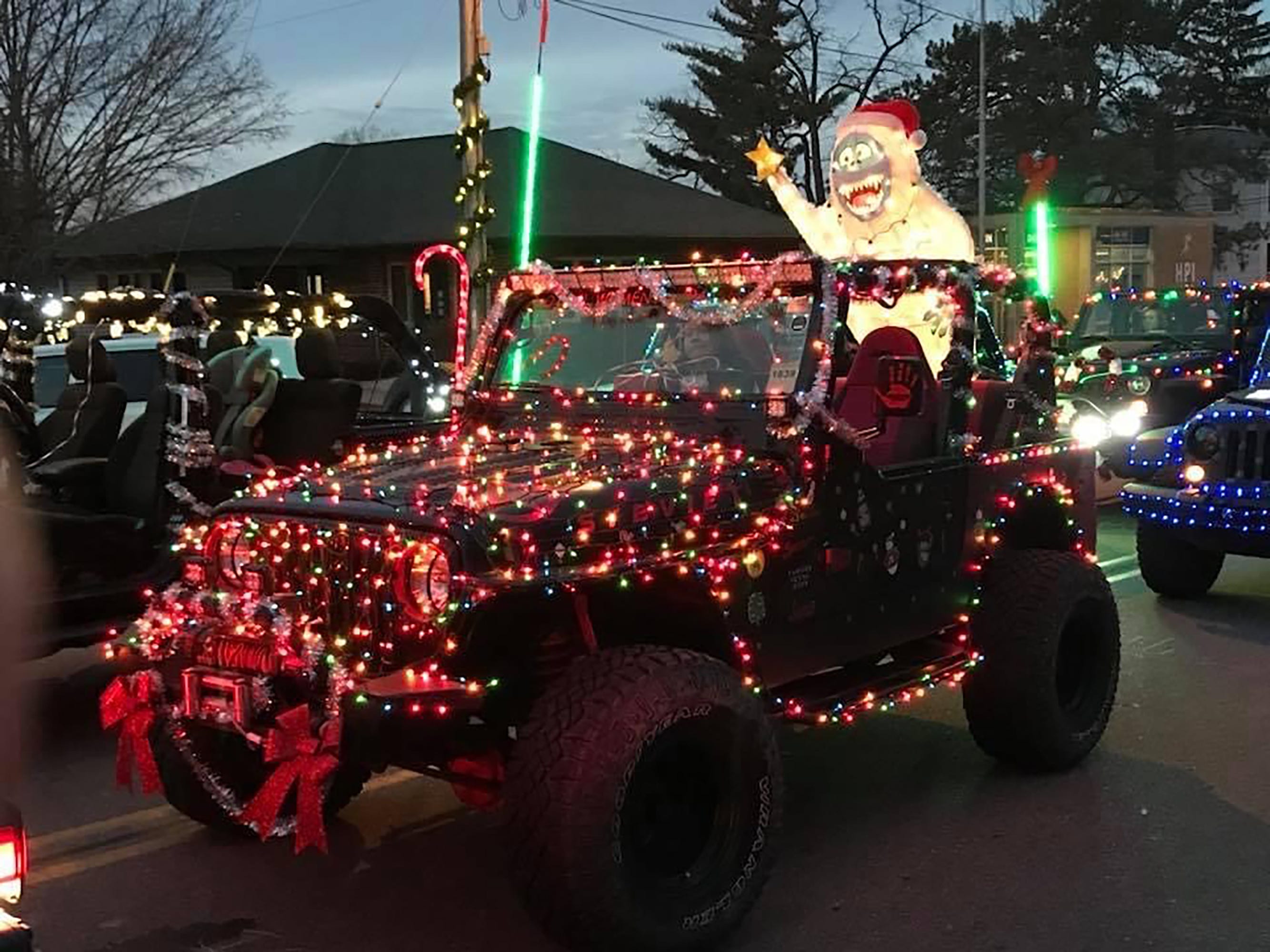 Jeep Wrangler owners on hand signals, finding an 'extended family'