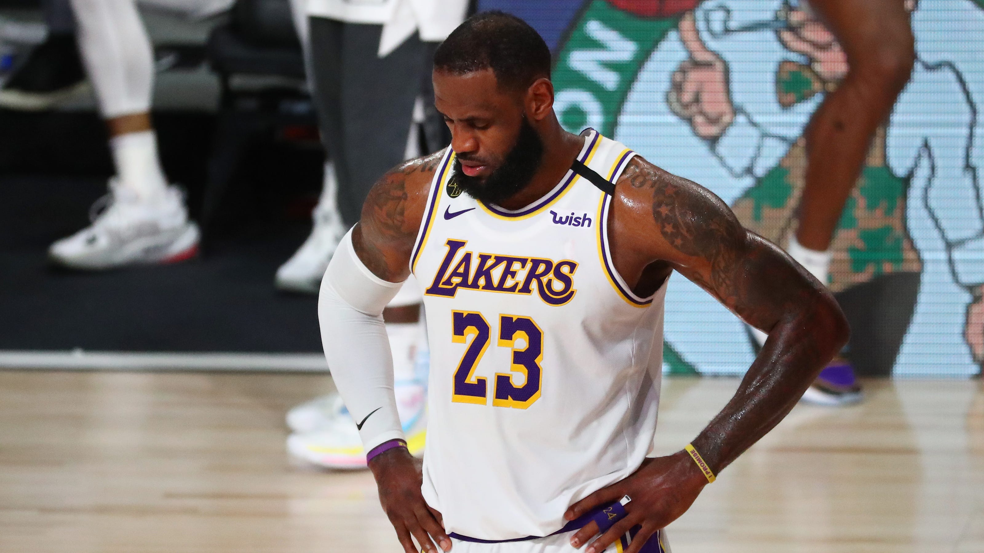 Nba Playoffs Lakers Get Wake Up Call In Game 3 Loss To Nuggets