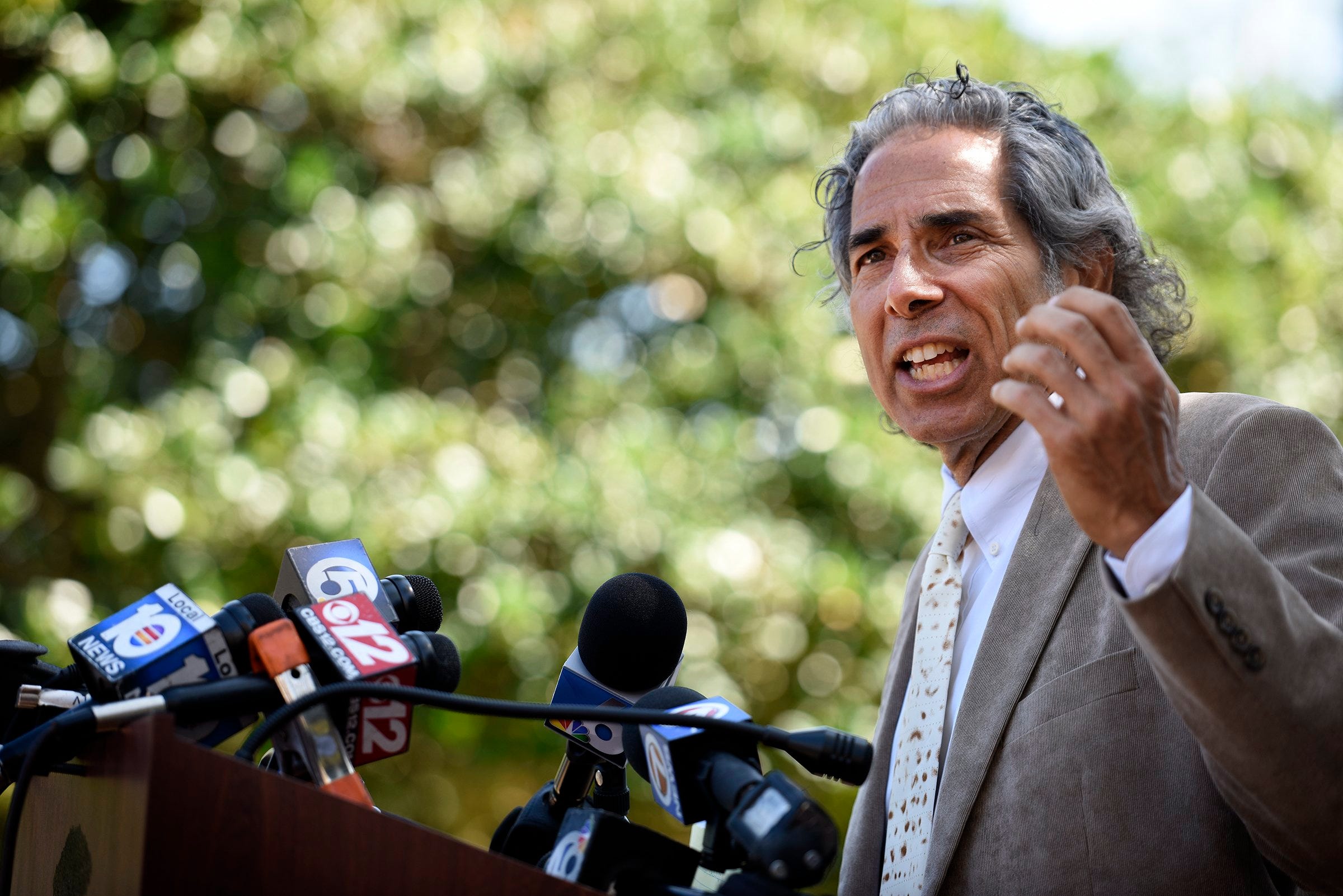 Attorney Barry Silver, speaks about the need for justice for Corey Jones during a news conference in Palm Beach Gardens in 2016. (Daniel Owen / The Palm Beach Post)
