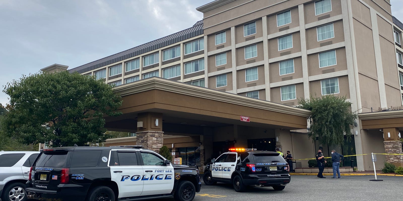 Man shot outside Holiday Inn on Route 4 in Fort Lee NJ