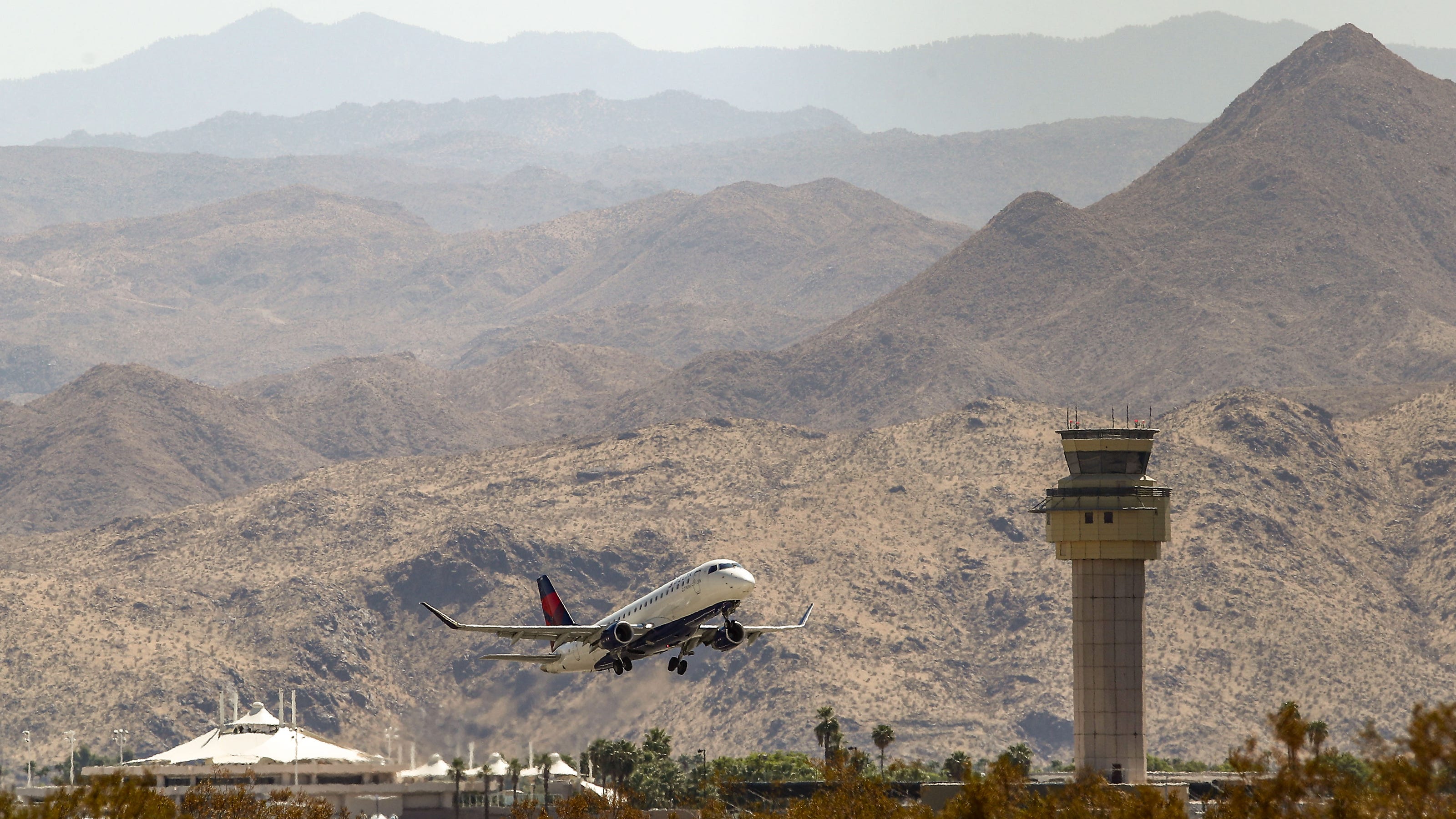 Delta Airlines adds daily flights between Palm Springs and Los Angeles