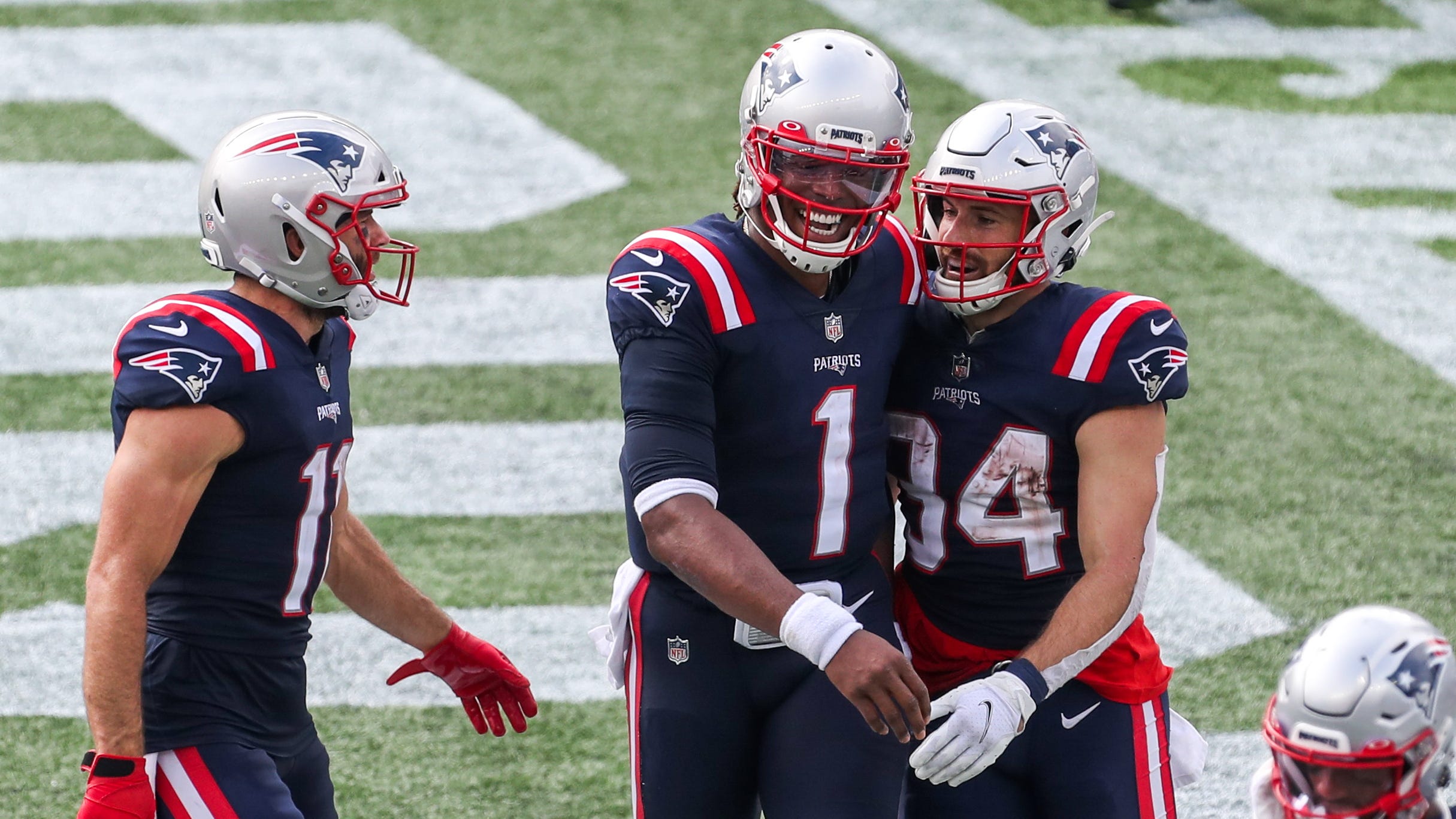 New England Patriots Rex Burkhead Explodes For 3 Tds Vs Raiders