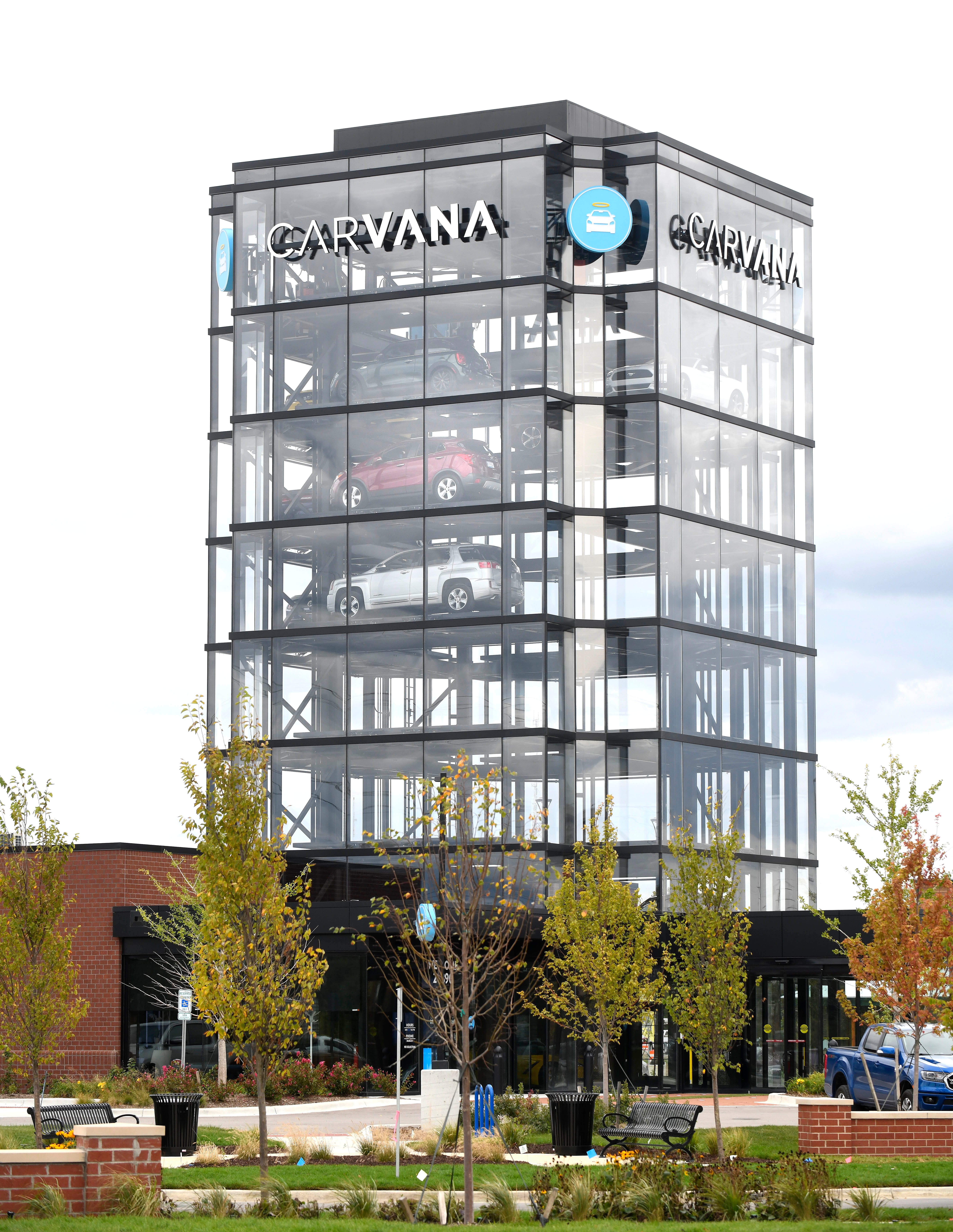 Online retailer Carvana debuts car vending machine in Novi