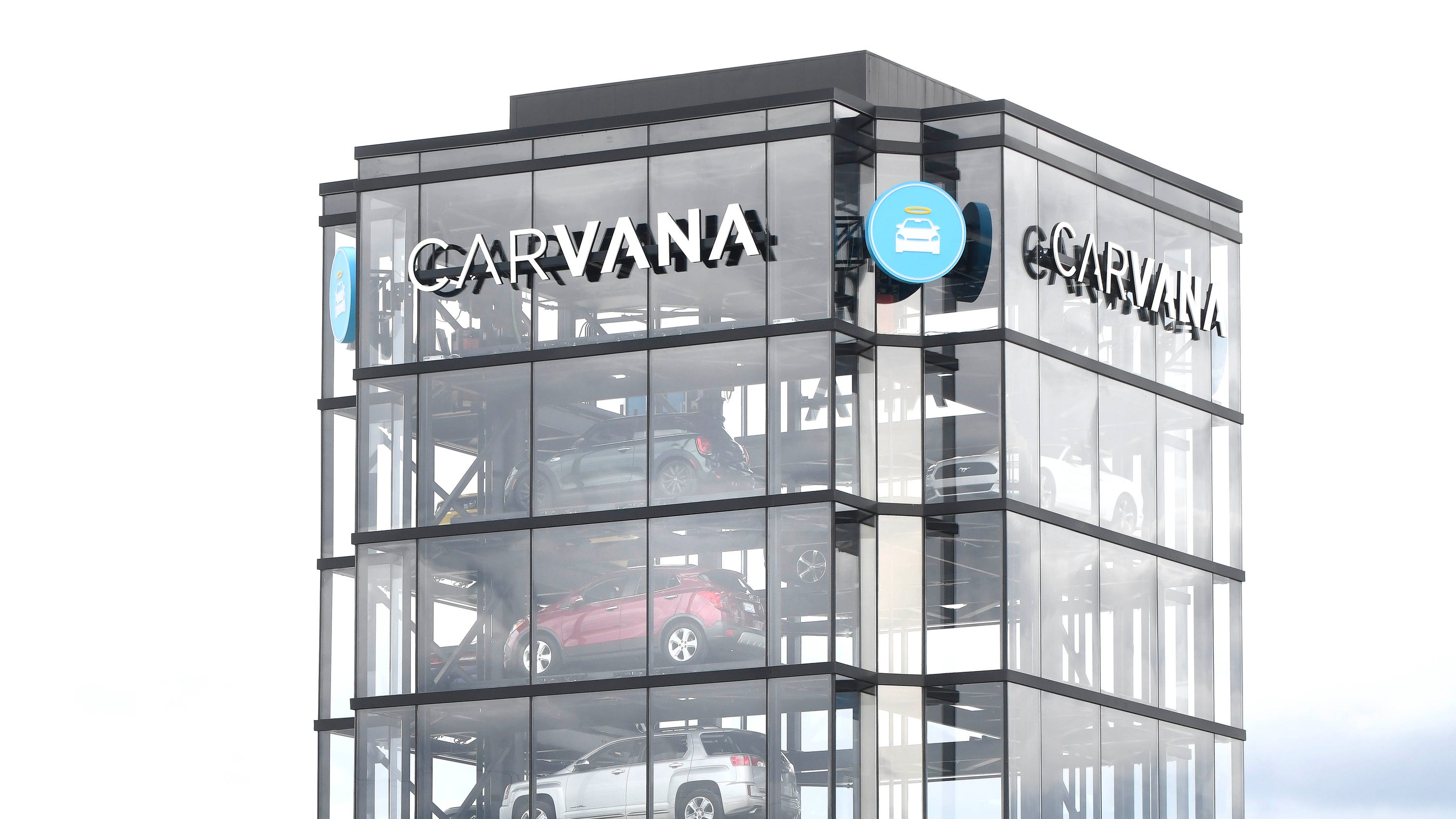 Online retailer Carvana debuts car vending machine in Novi