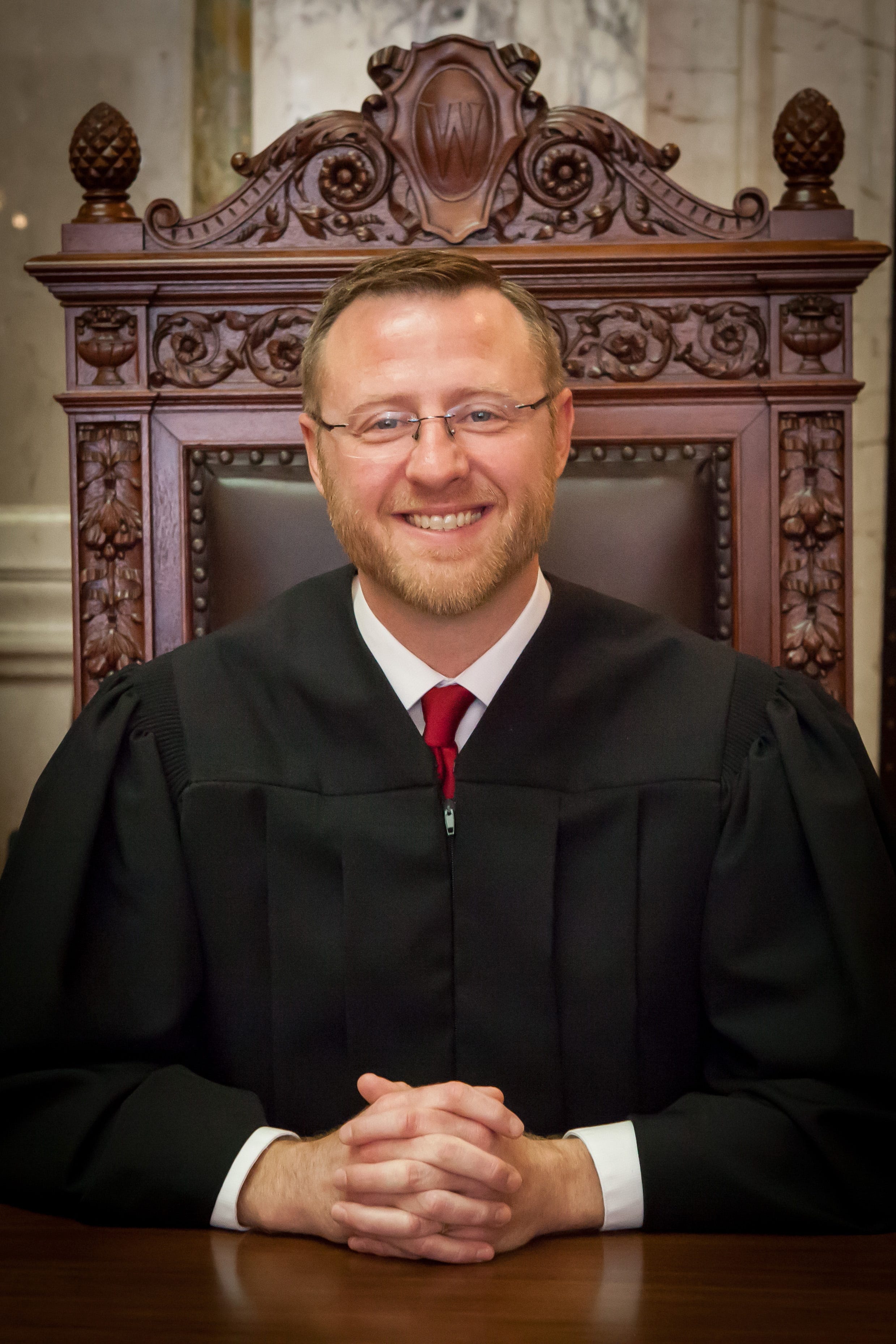 if the chief justice of the supreme court is part of the majority he or she gets to write the