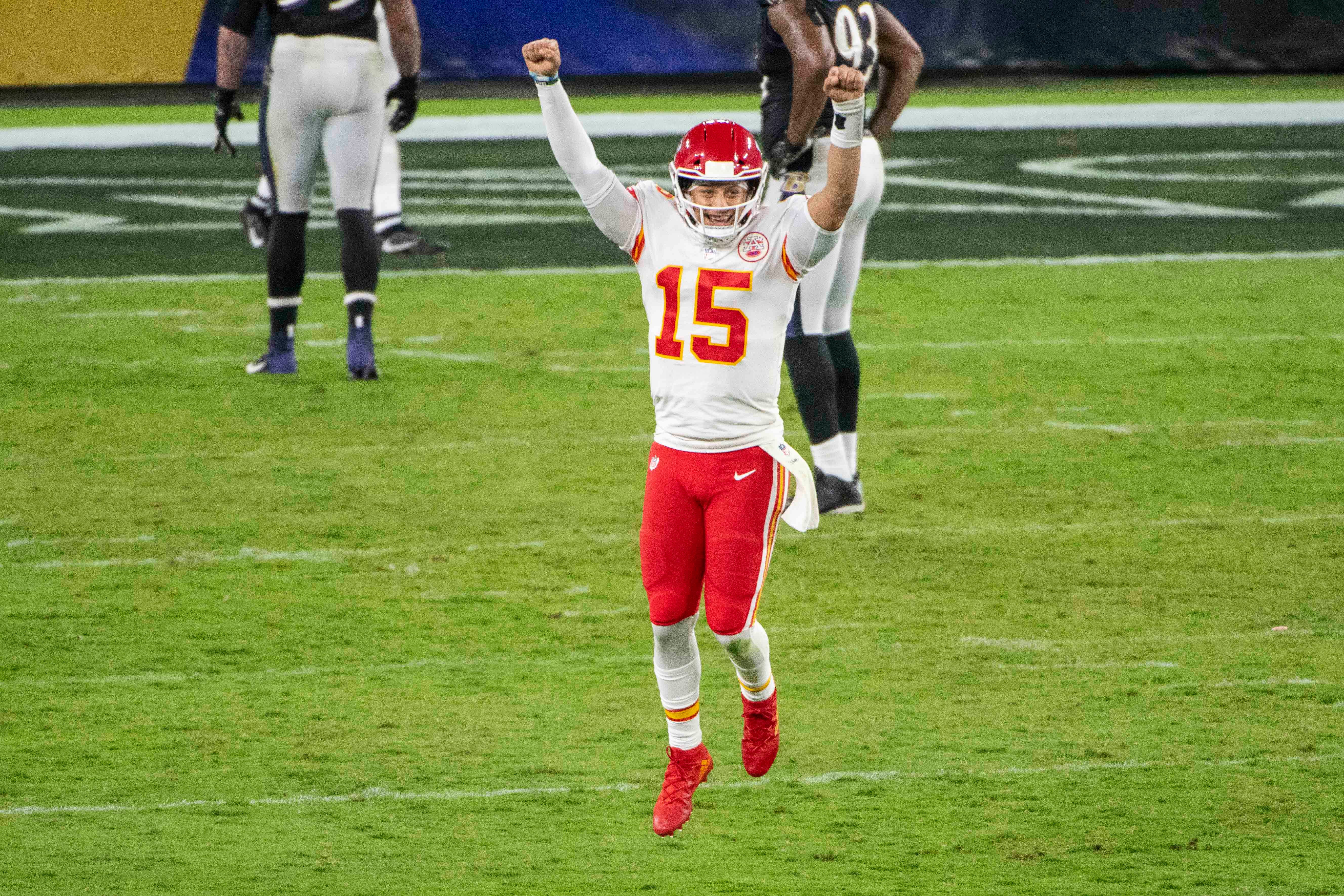 Patrick Mahomes, Chiefs bury Ravens in battle of NFL heavyweights