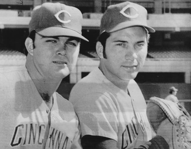 Afgebeeld zijn de spelers van Cincinnati Reds Gary Nolan en Johnny Bench in 1970.