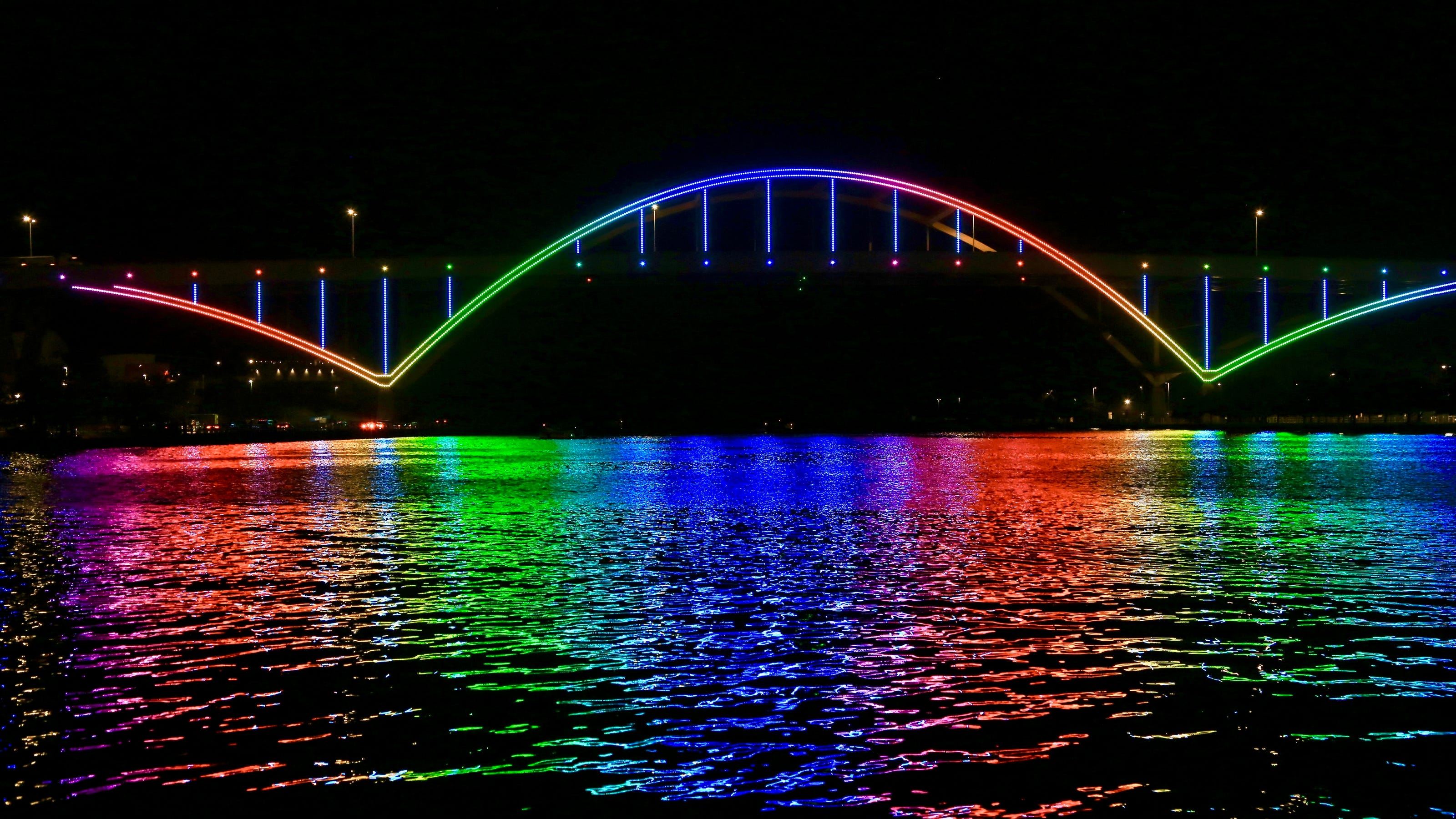 Misbrug Synes Pekkadillo Light the Hoan Milwaukee: Bridge to be lit nightly after ceremony