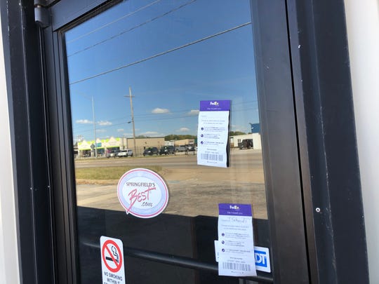 Missed-delivery tags from FedEx were placed on the door of the now-defunct Springfield location of Missouri Fence Company on Oct. 1, 2020. The Better Business Bureau issued an alert warning consumers to exercise caution when working with the company, which the BBB says did not always perform services or issue refunds when requested.