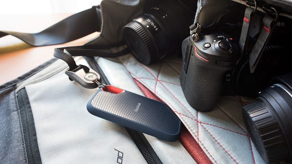 As the name suggests, the new SanDisk Extreme Port