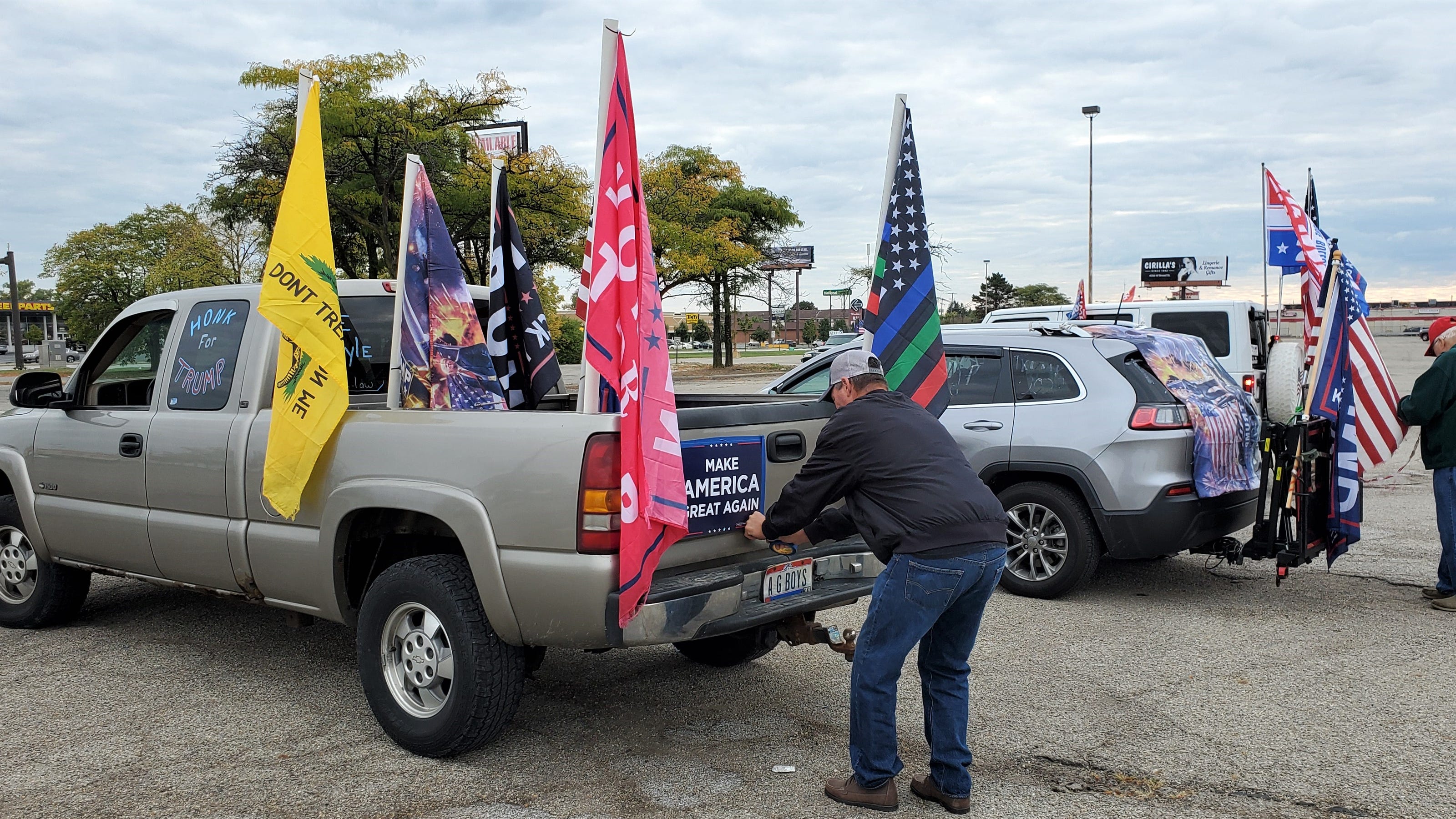 Show Of Support For Donald Trump Features Rolling Rally