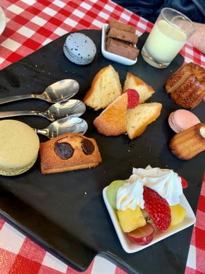 Chez Cani is exactly what Suntree has been looking for: an informal bistro with inexpensive, decent food, much of it French in style.