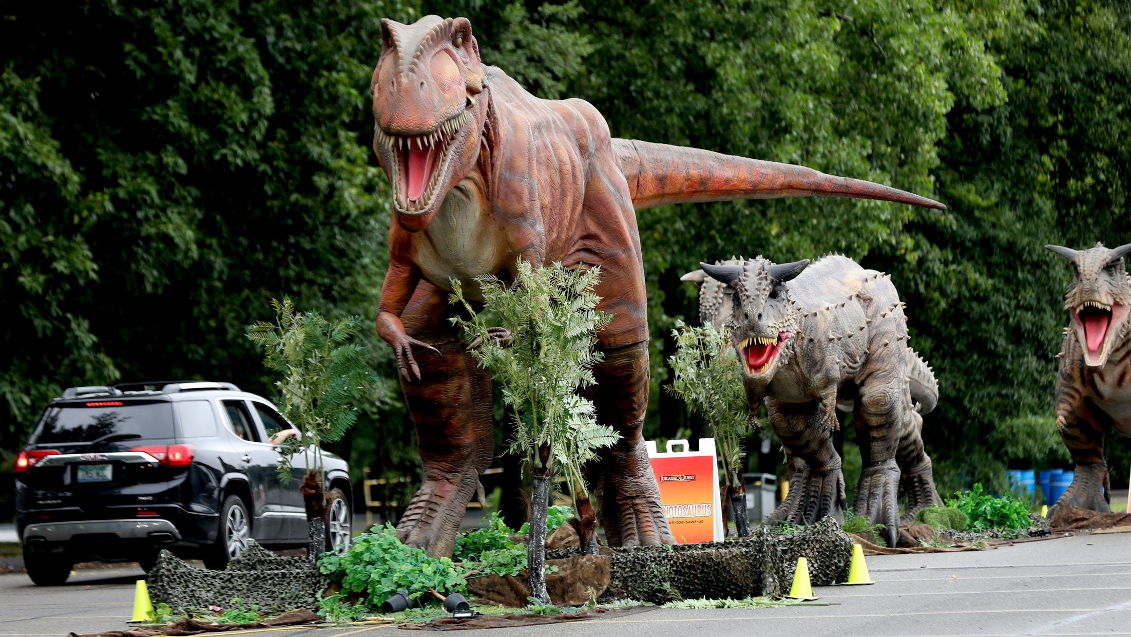 Jurassic Quest Dinosaur Drive Thru Returns To Dte This Summer Jurassic Quest Dinosaur Drive Thru Returns To Dte This Summer