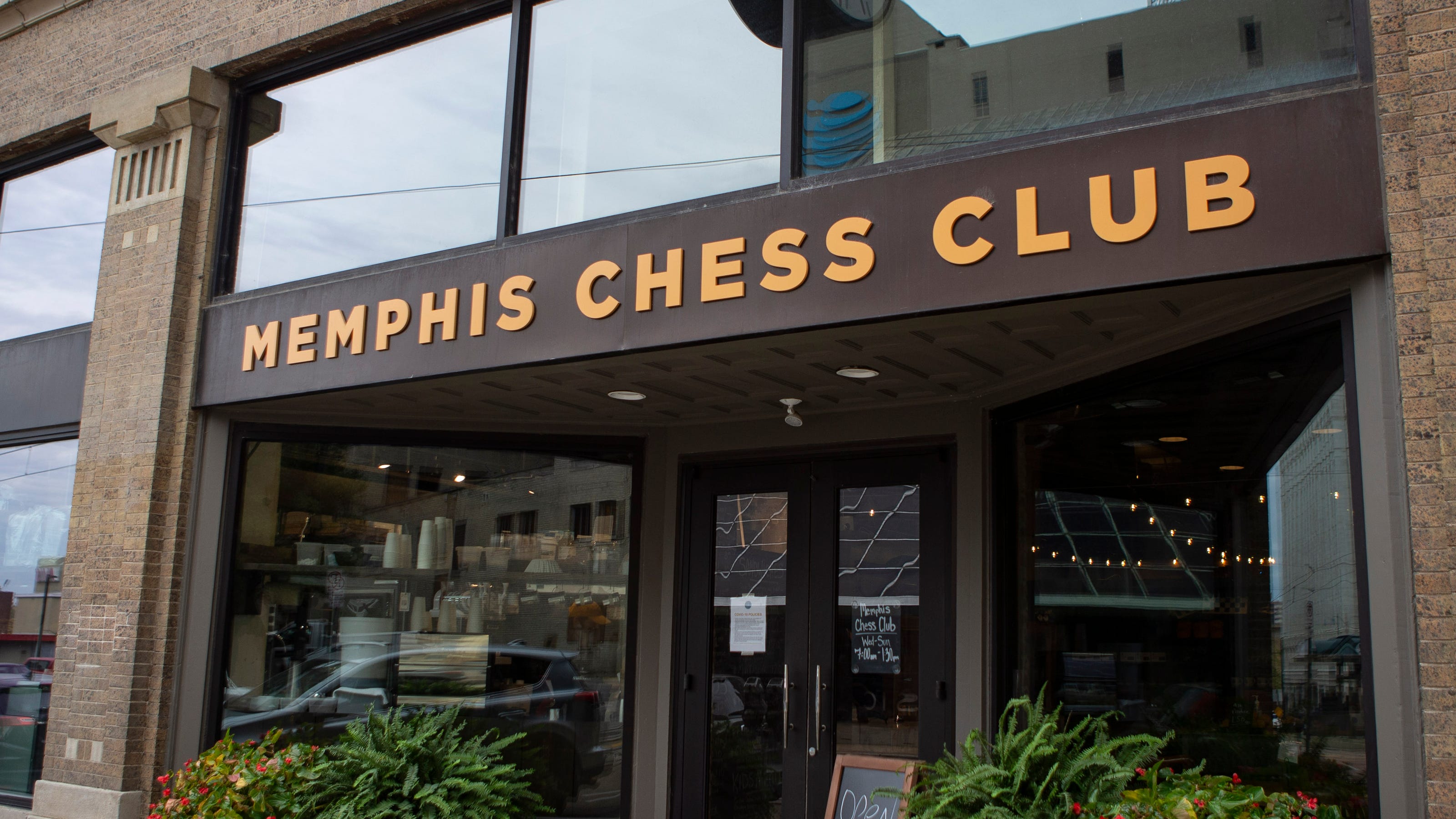 Memphis Chess Club opens Downtown location with café
