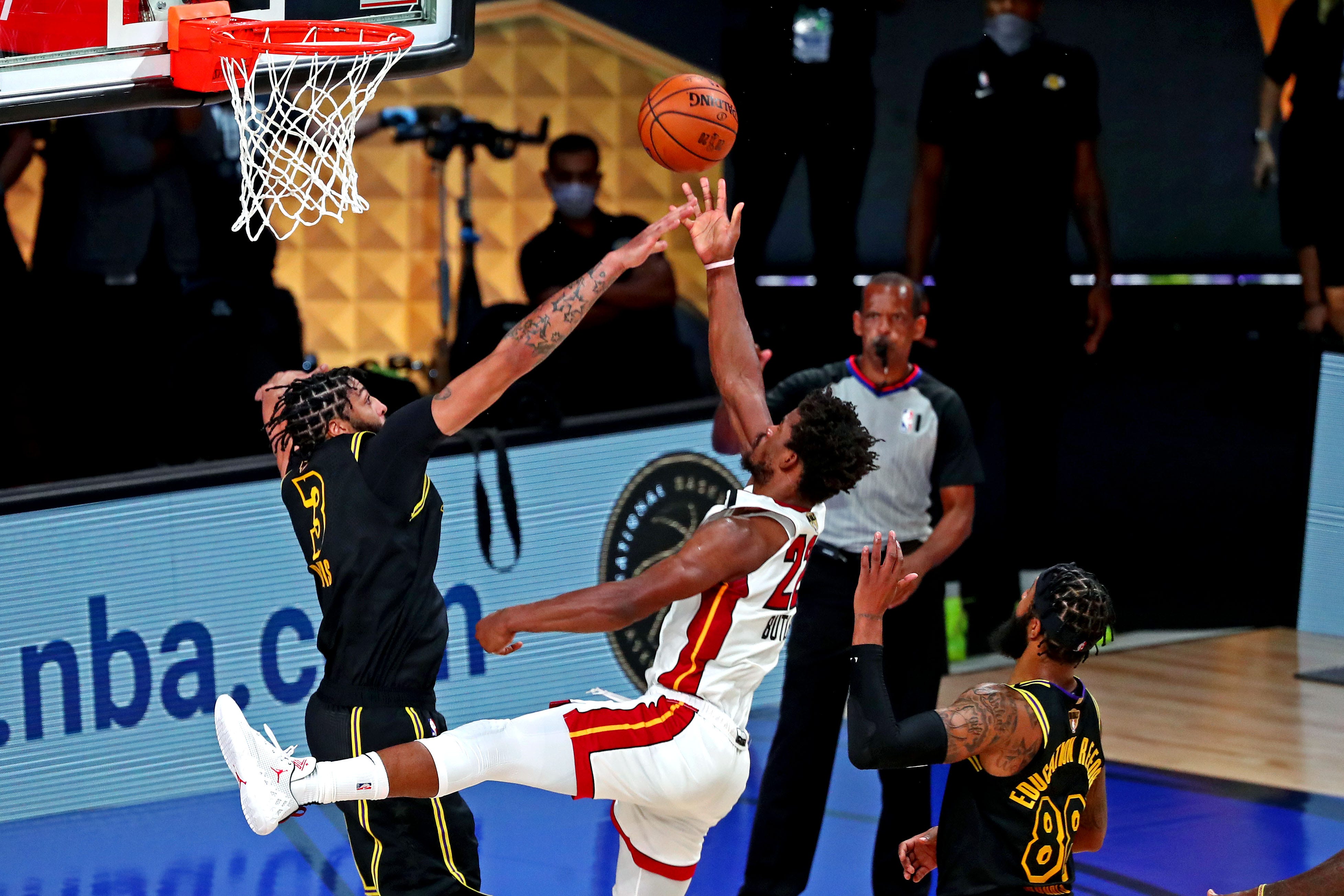 Nba Finals Lakers Not Giving Heat Much Respect For Game 5 Win