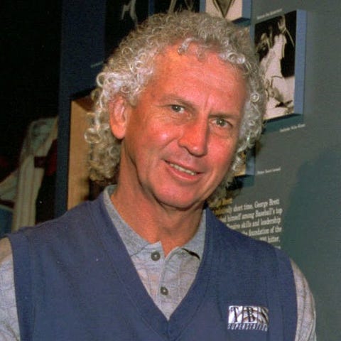 Former Los Angeles Dodgers pitcher Don Sutton stan