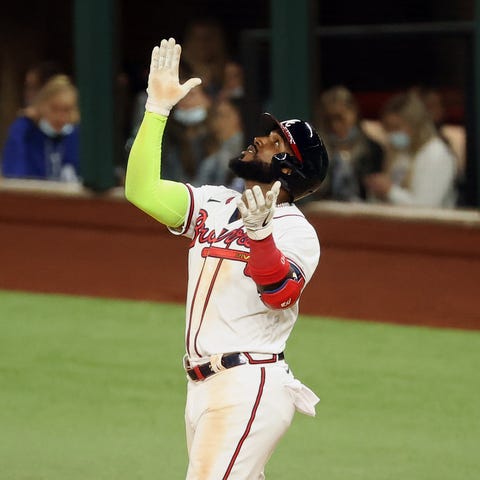 Marcell Ozuna went 4-for-5 in Game 4 of the NLCS a