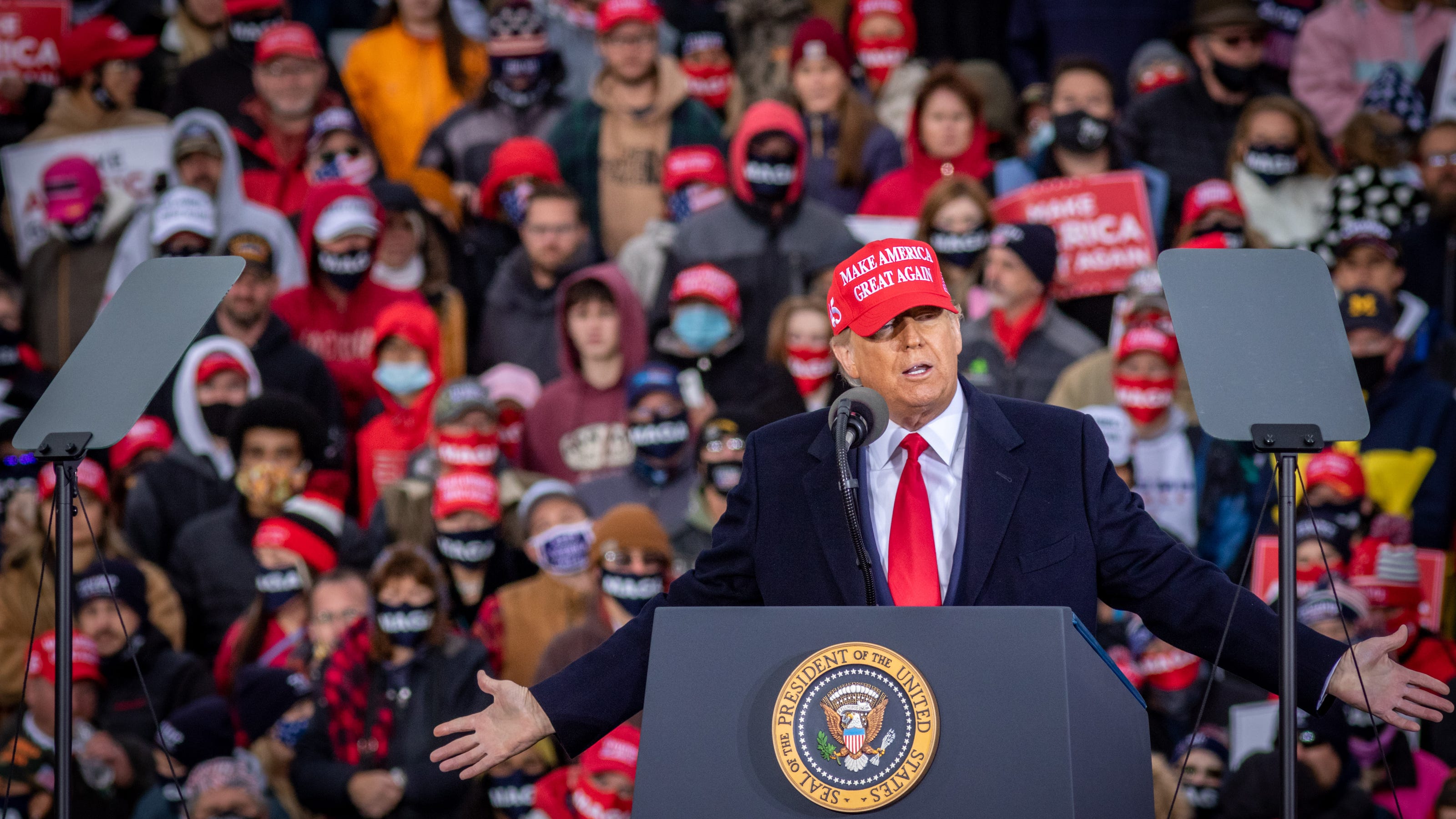President Trump Prompts Anti Whitmer Chants Of Lock Her Up President Trump Prompts Anti Whitmer Chants Of Lock Her Up