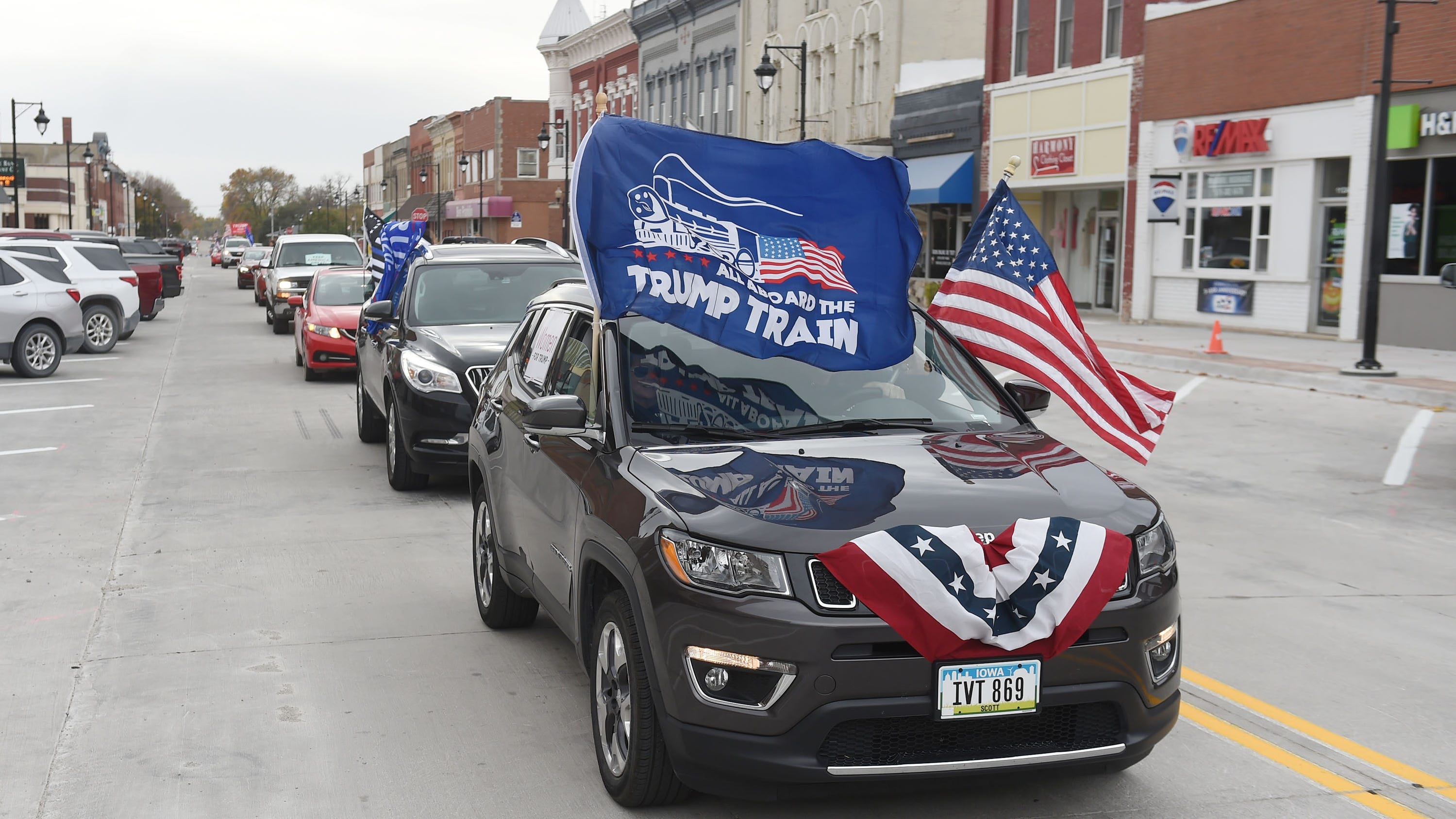 Story County Iowa Gop Vehicle Parade Honks In Support Of Trump Law Enforcement