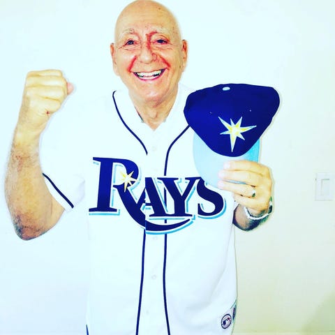 Dick Vitale shows off his fandom with customized R