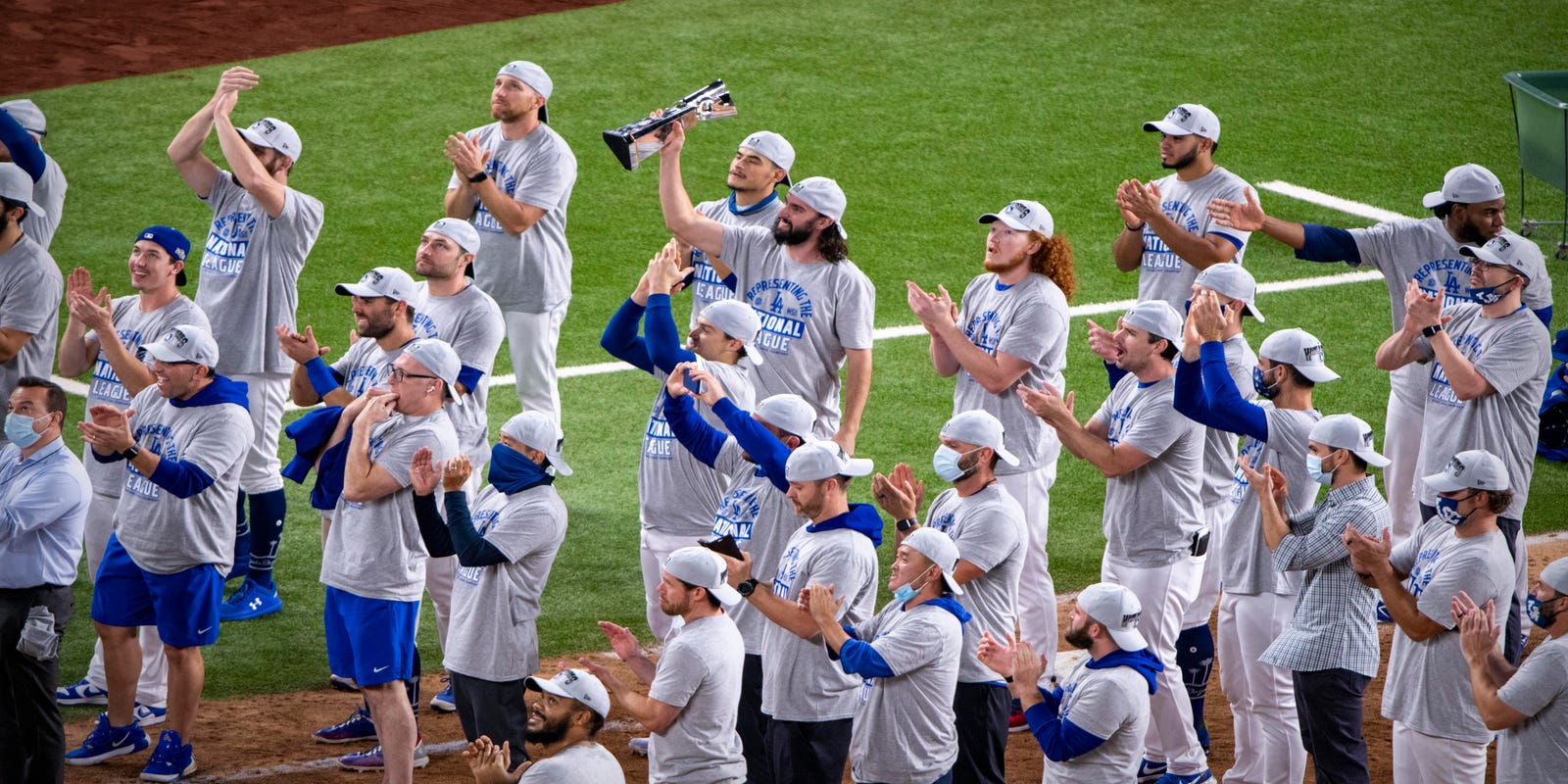 World Series Dodgers Aim To Piggyback On Lakers Winning Title