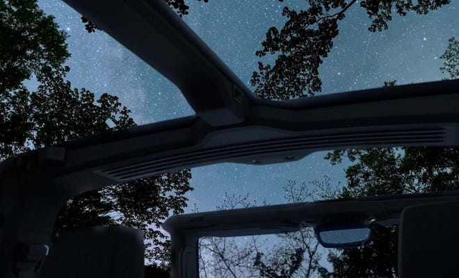 The 2022 GMC Hummer EV will have a removable roof that can be stowed in the front trunk.
