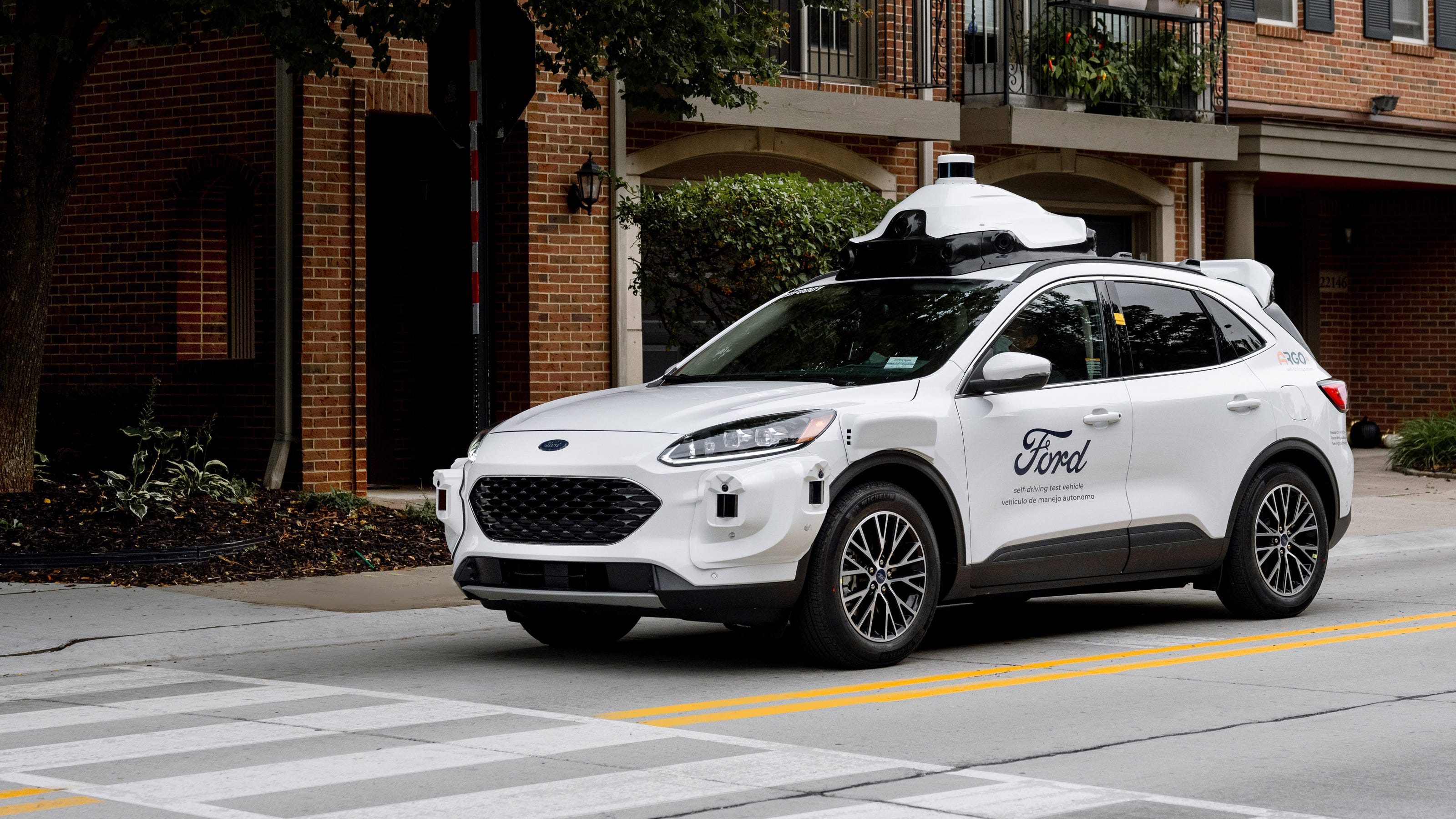Ford, Argo AI chooses hybrid Escape for self-driving service
