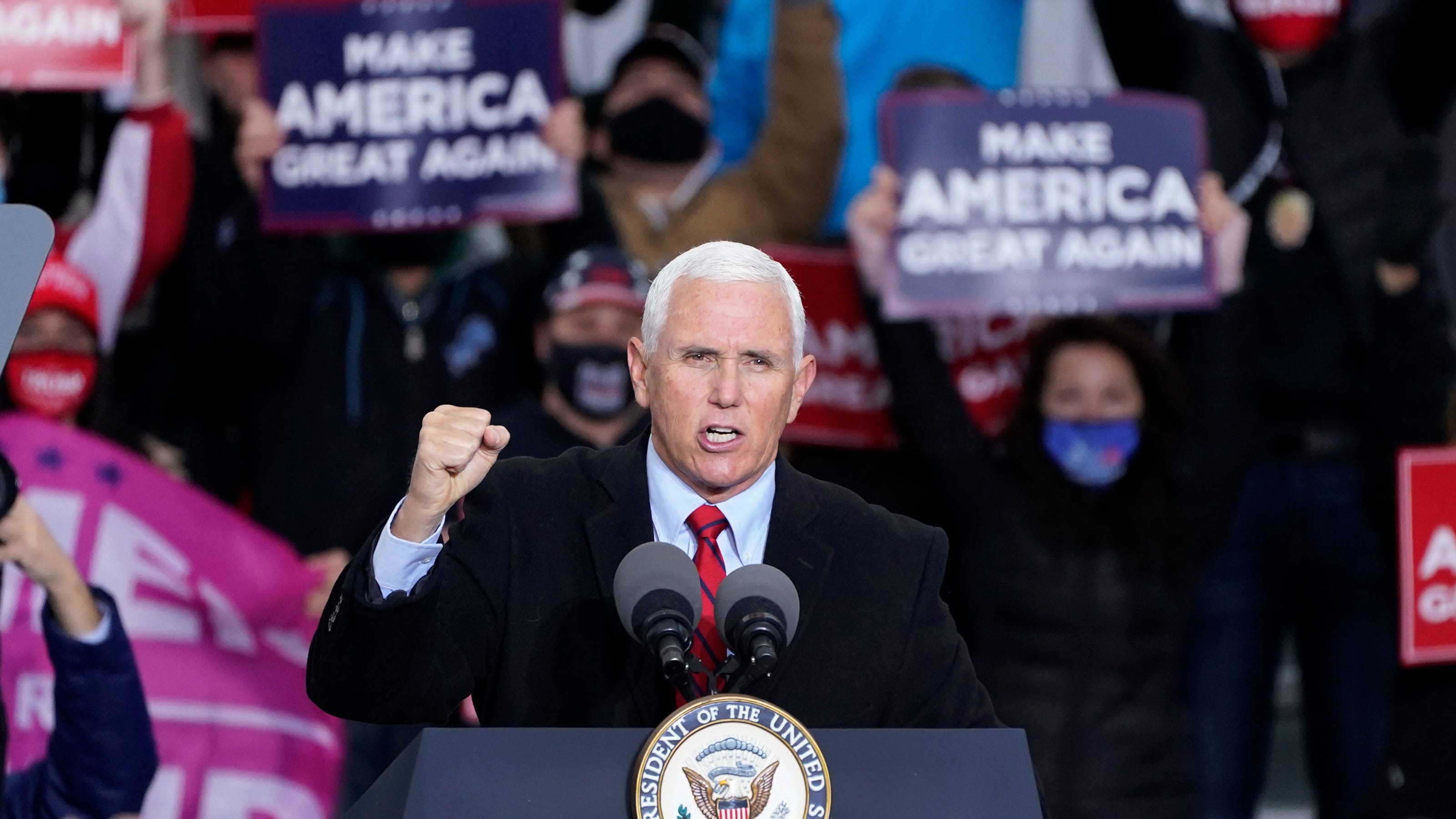 Pence campaigns for Trump in Flint, gets key Democrat's vote - The Detroit News