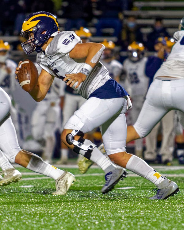 Friday will be a rare night for Livingston County football Friday will be a rare night for Livingston County football