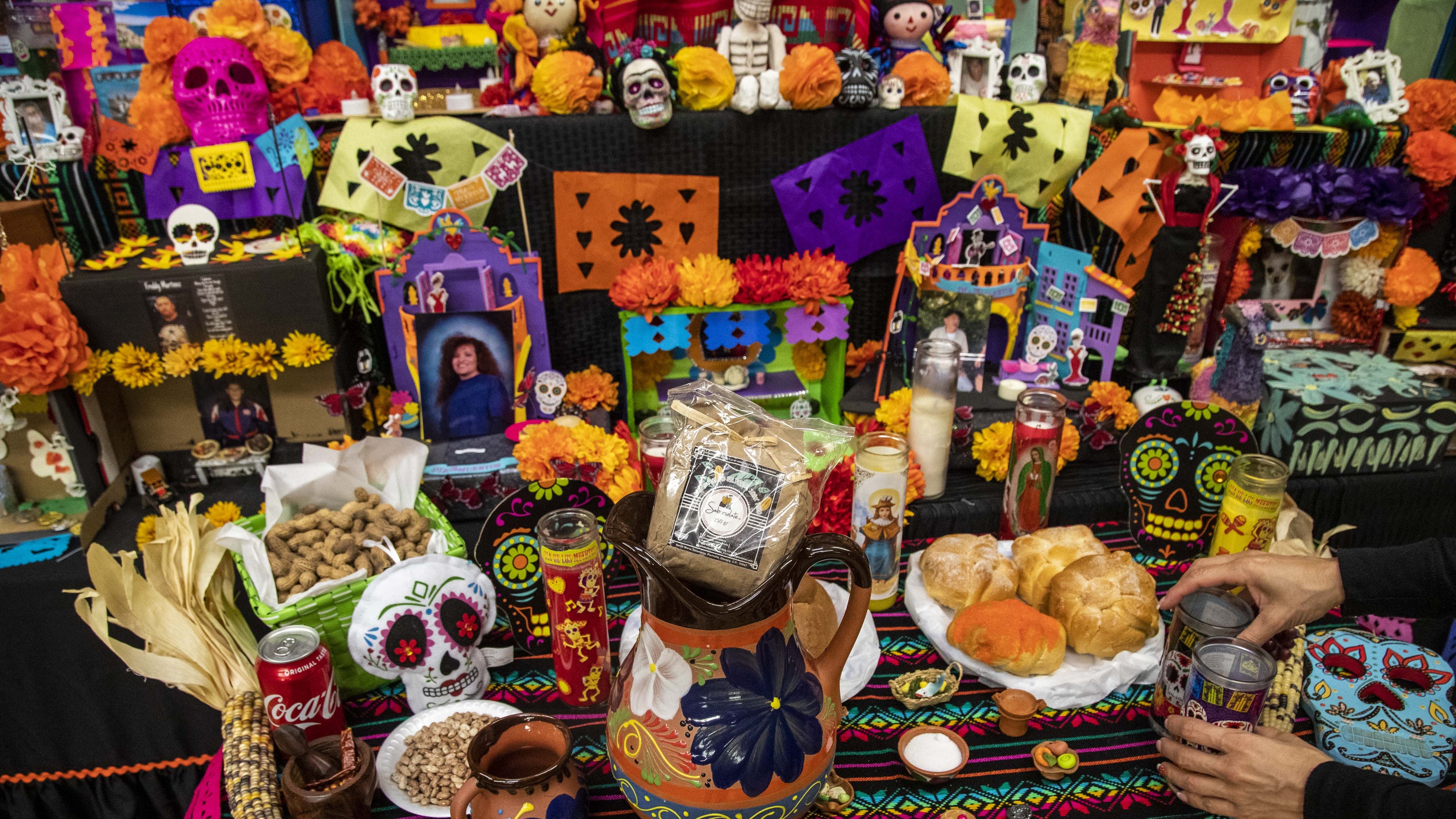 Day of the Dead What goes on a Dia de los Muertos altar