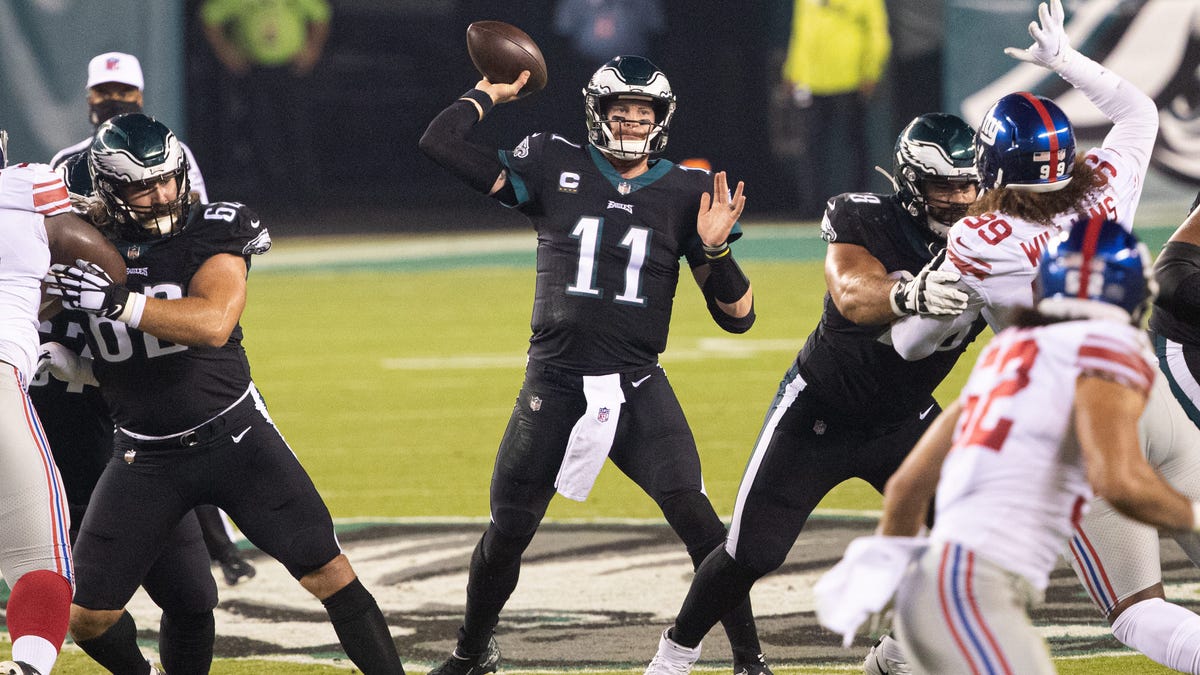 Carson Wentz threw for 359 yards and 2 TDs against the Giants.