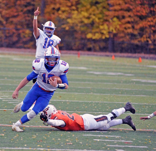 FOOTBALL Bigplay magic propels West Holmes to comeback win over Padua