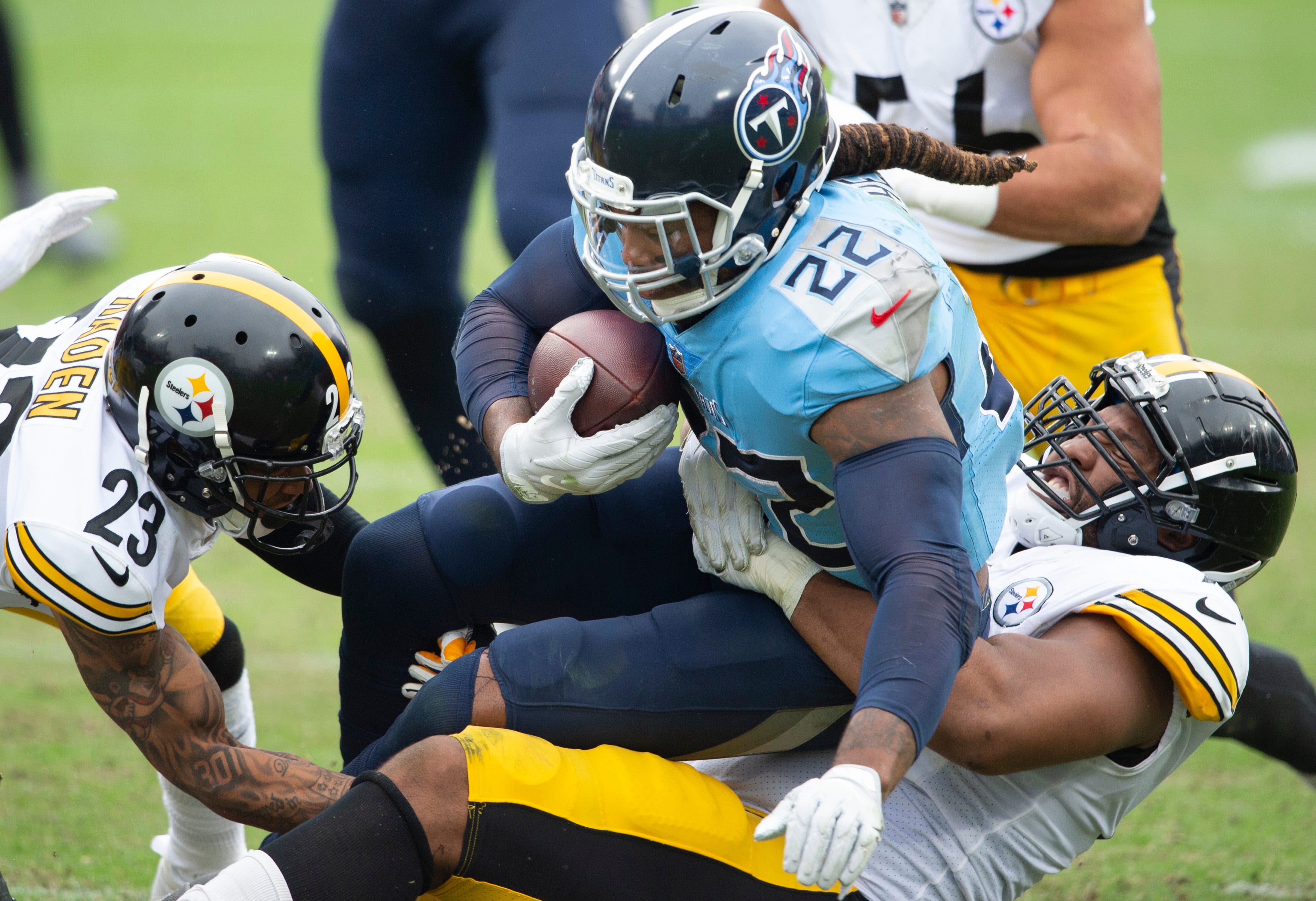 Titans’ first loss features mistakes galore vs. Steelers