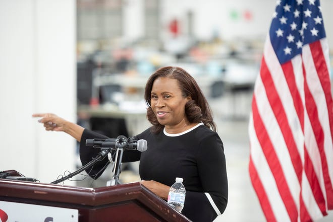 Detroit Clerk Says Nearly 10 000 Poll Workers Ready For Election