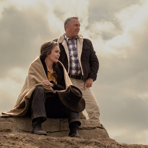 Diane Lane and Kevin Costner (right) stars as 