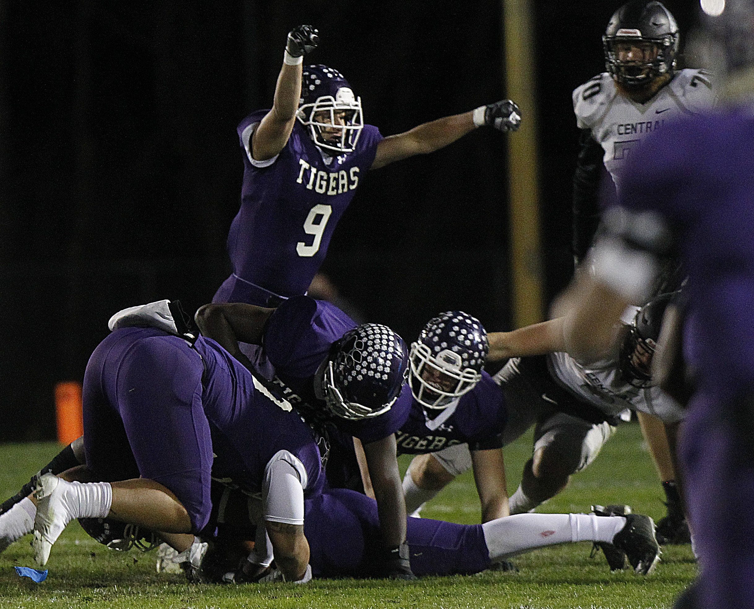 Pickerington Central Role players stepping up for Tigers