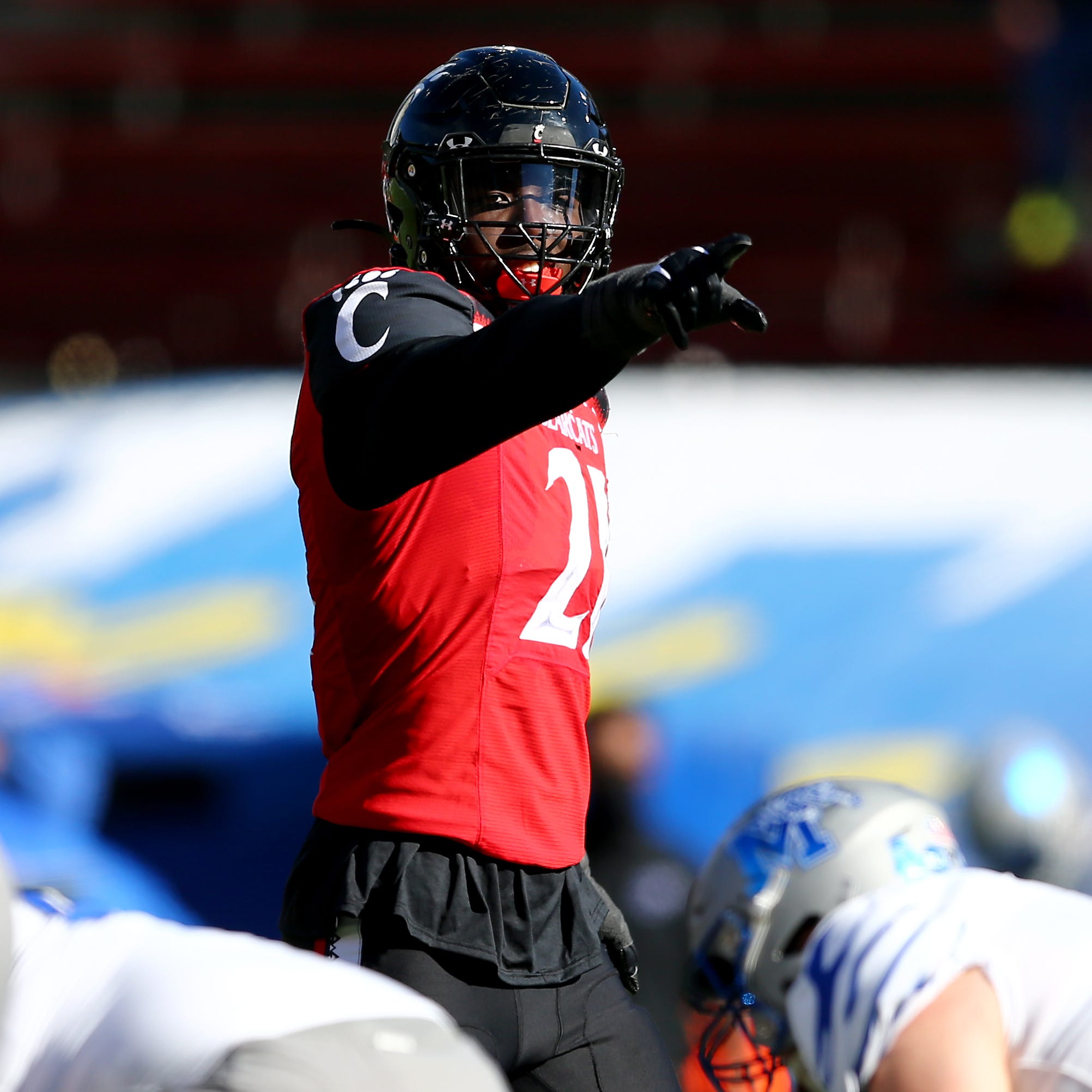 Notre Dame Grad Transfer Michael Young To Play Football For Cincinnati Bearcats