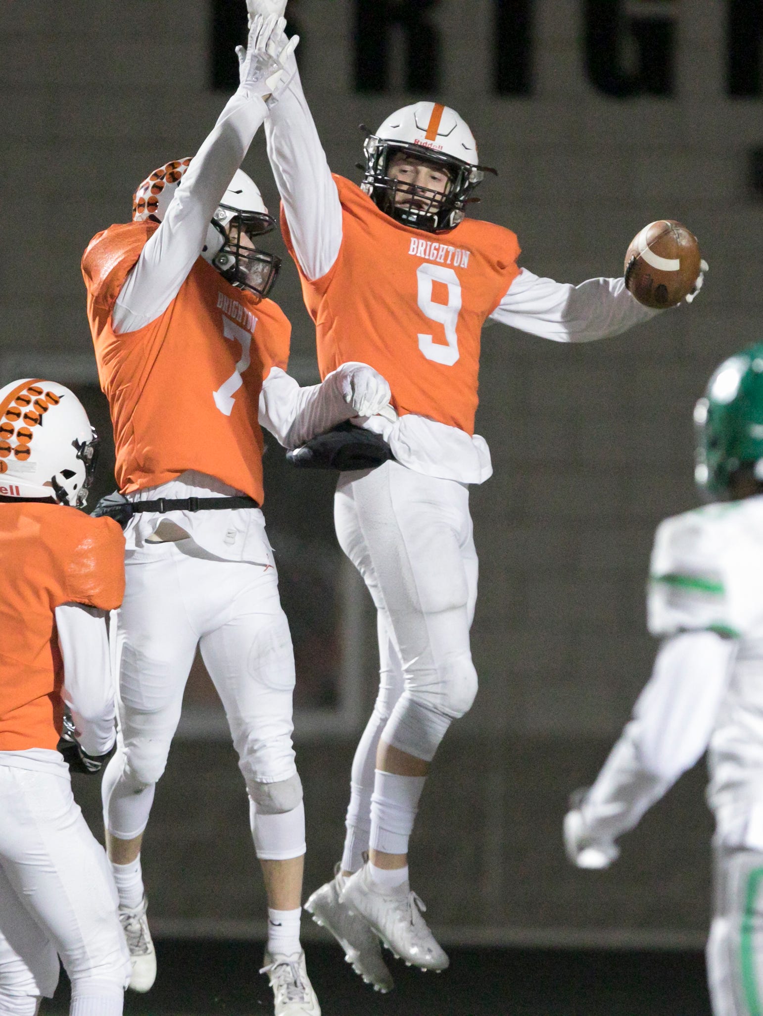 Michigan high school football playoff scores Round 1