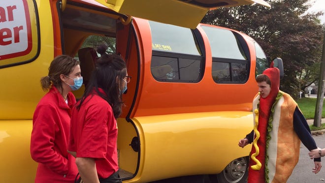 Wienermobile In Wall Spreads Message About Autism And Hot Dogs