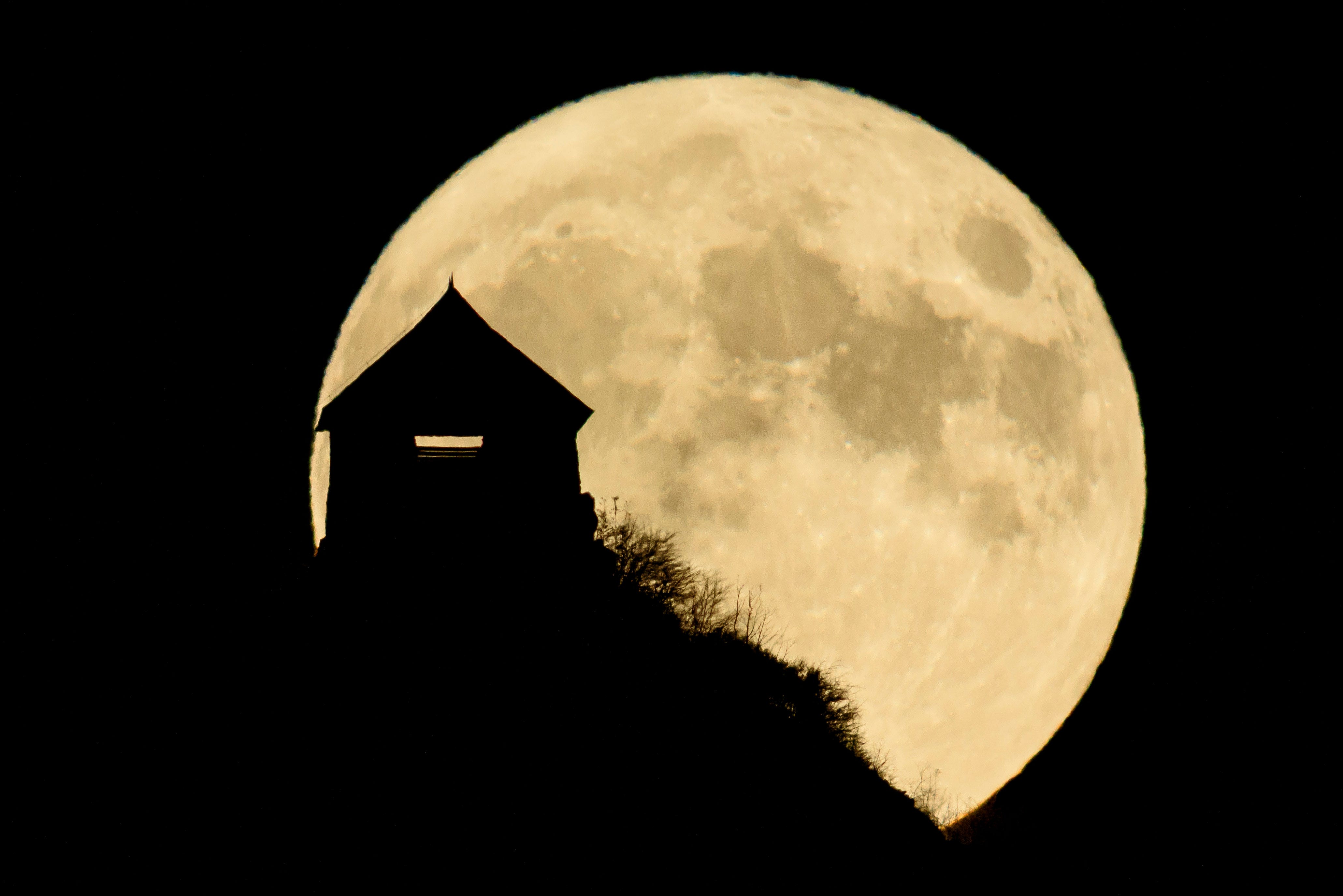 Full moon August 2021 Why this blue moon is also a 'sturgeon moon'