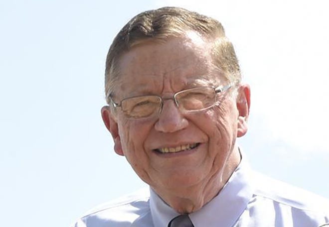 Jim Vickrey of Montgomery had a nearly fifty year-long career as a college professor, lawyer, and university president.  He is Professor Emeritus at Troy University.