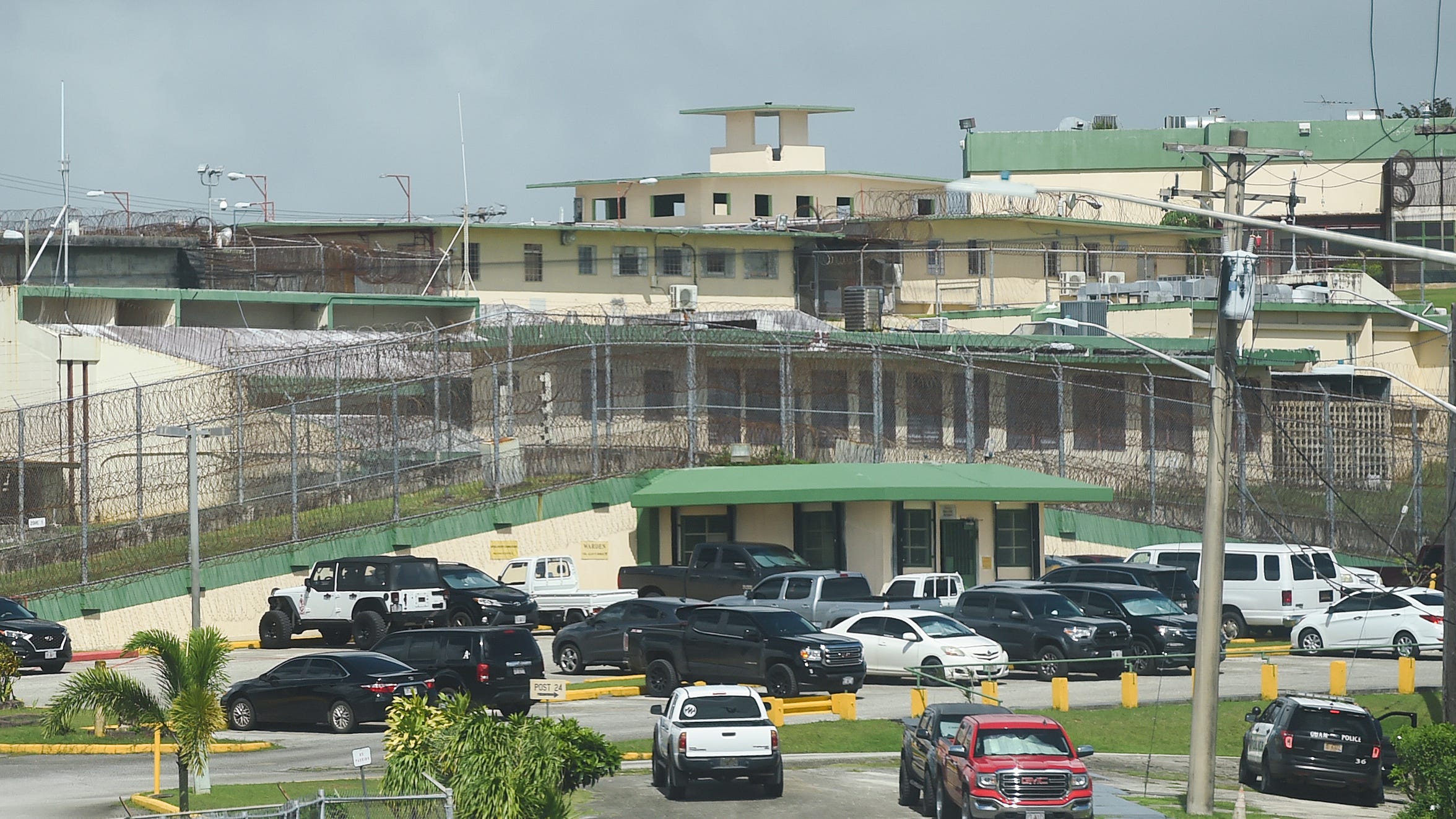 60 prisoners, one officer test positive at Department of Corrections
