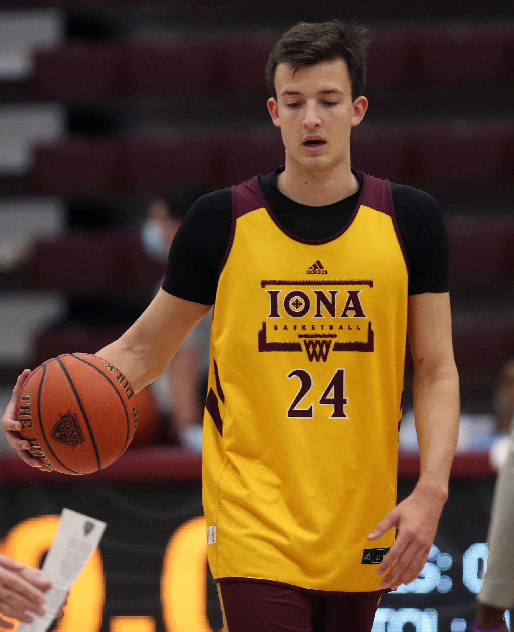 iona basketball jersey