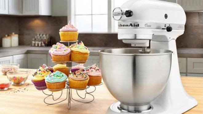 This stand mixer is at a crazy low price for Black Friday 2020.
