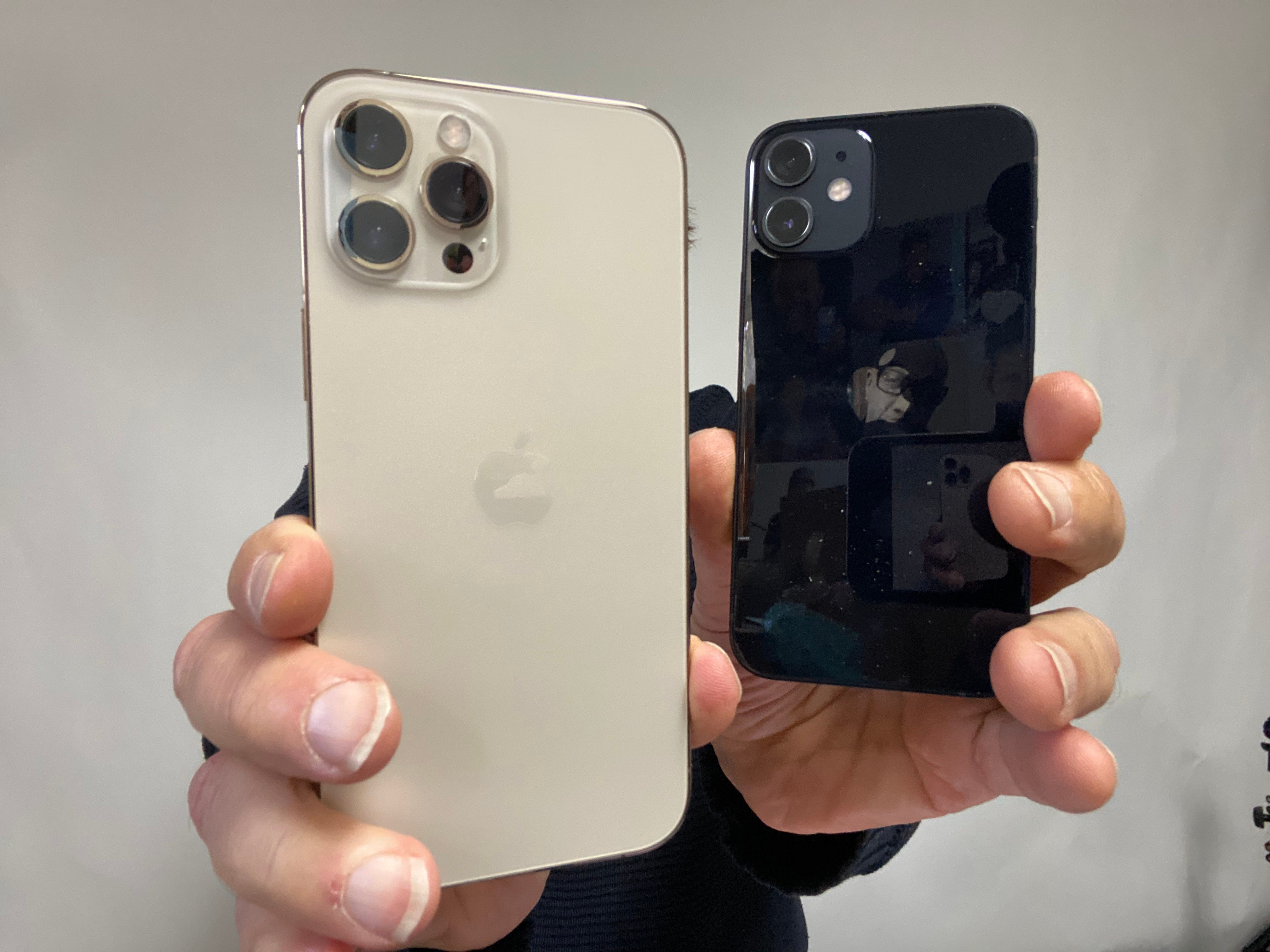 First Look Apple Iphone 12 Pro Max Iphone 12 Mini Versus Iphone Se