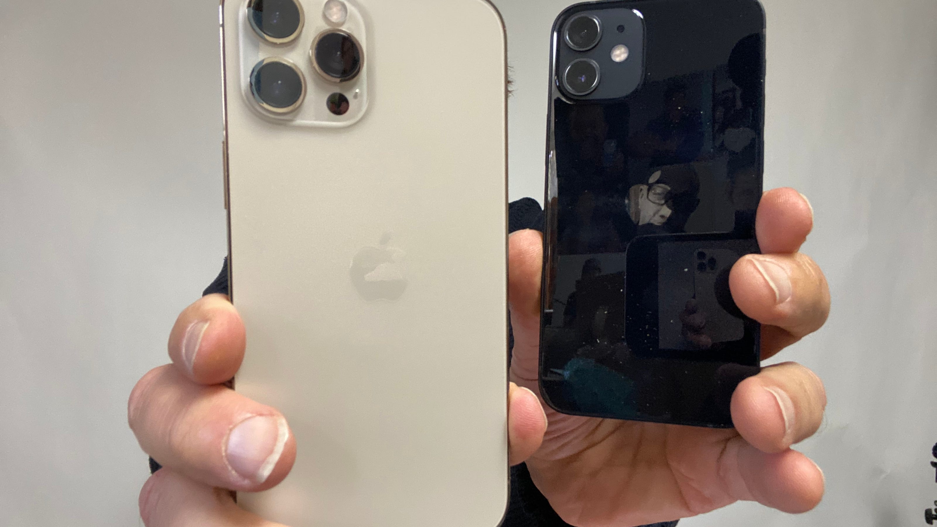 First Look Apple Iphone 12 Pro Max Iphone 12 Mini Versus Iphone Se