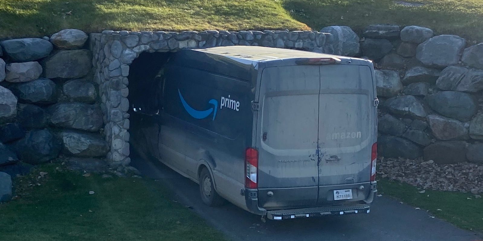 Amazon Driver Gets Stuck In Golf Cart Tunnel Blames Gps Amazon Driver Gets Stuck In Golf Cart Tunnel Blames Gps