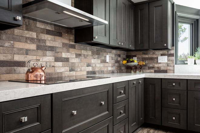 Dazzling kitchen backsplash ideas with dark cabinets Stylish Functional Backsplashes Breathe New Life Into Kitchens Dazzling kitchen backsplash ideas with dark cabinets Stylish Functional Backsplashes Breathe New Life Into Kitchens