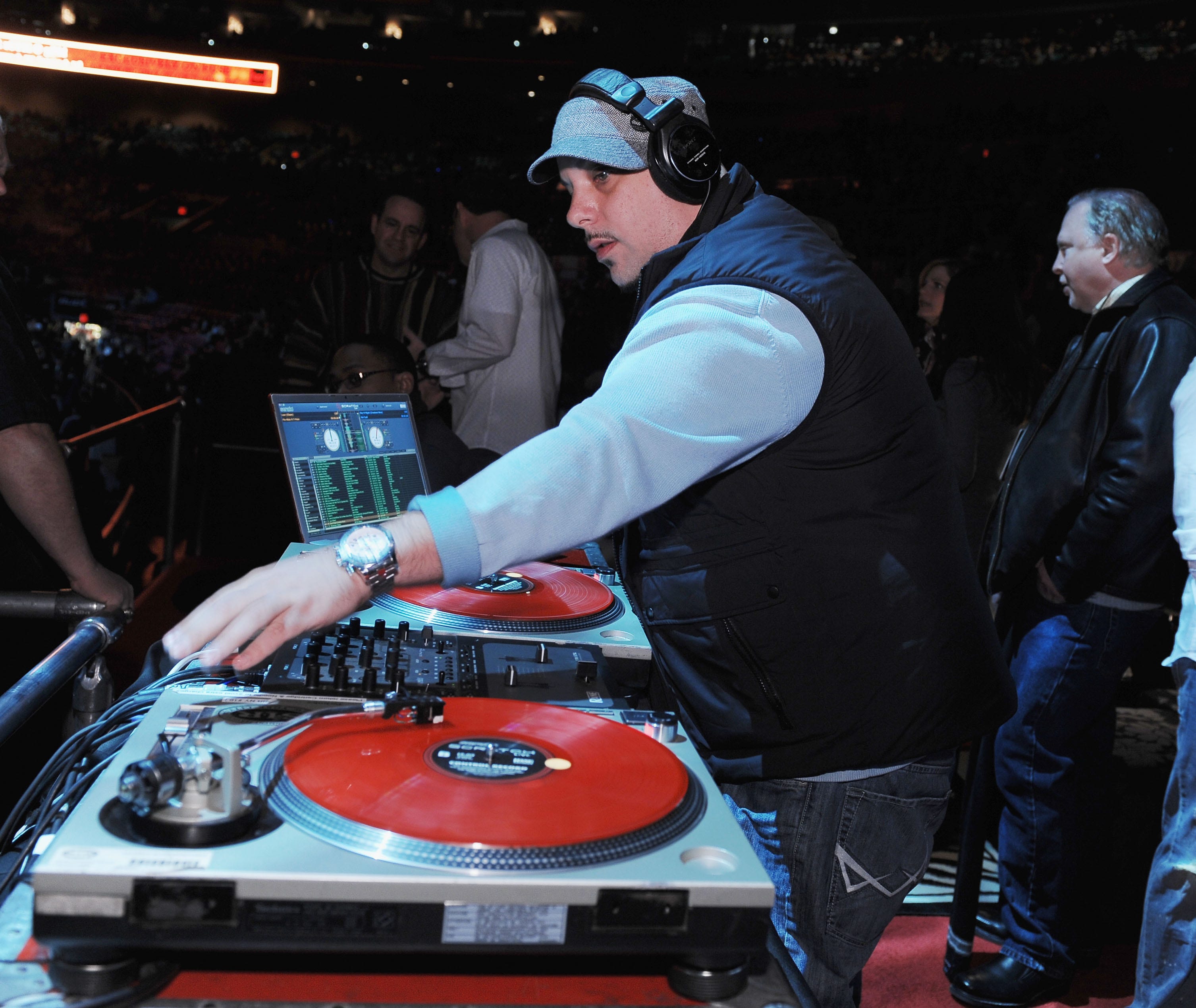 DJ Spinbad dead at 46; Russell Peters, more mourn artist