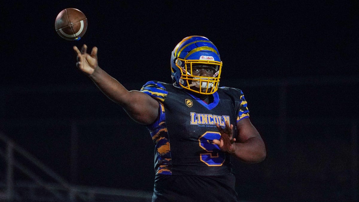 Howard Brown has passed for more than 3,000 yards at Lincoln College Preparatory Academy.